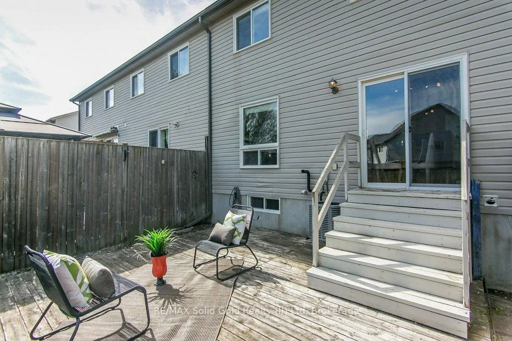 Photo 45 of 71 Foxglove Crescent, Kitchener — HOMEH