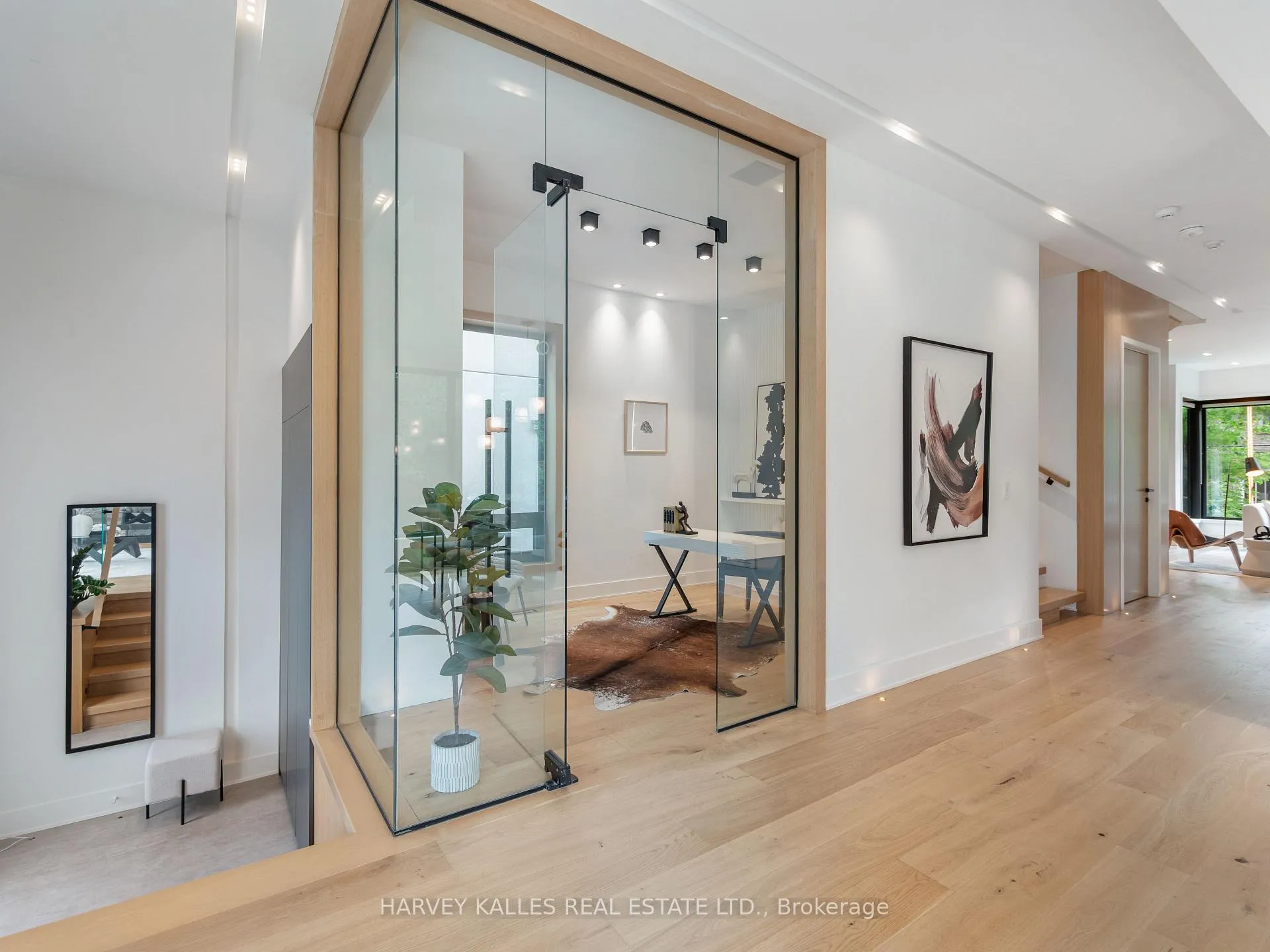 Photo 9 of 585 Bedford park Avenue, Toronto, Bedford Park-Nortown — HOMEH
