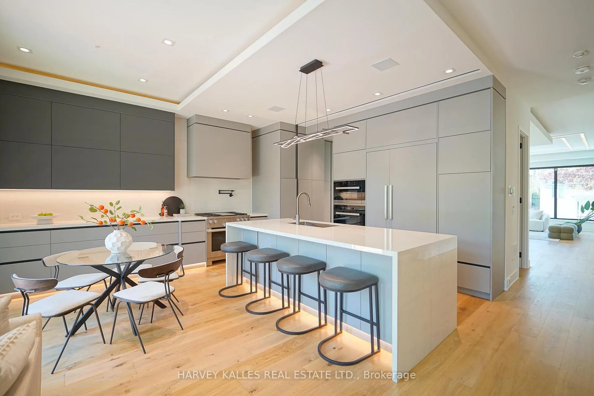 Photo 13 of 585 Bedford park Avenue, Toronto, Bedford Park-Nortown — HOMEH