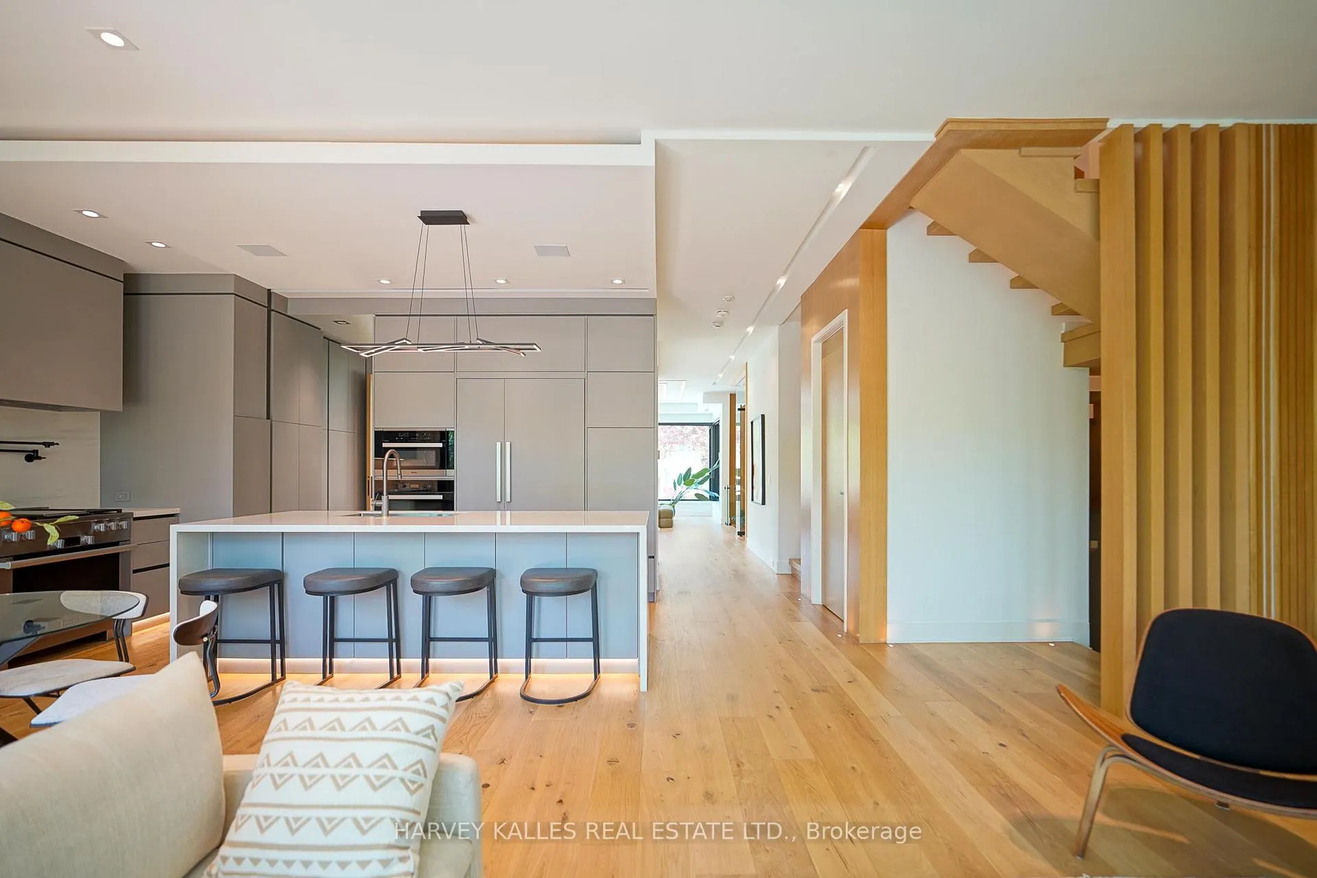 Photo 15 of 585 Bedford park Avenue, Toronto, Bedford Park-Nortown — HOMEH