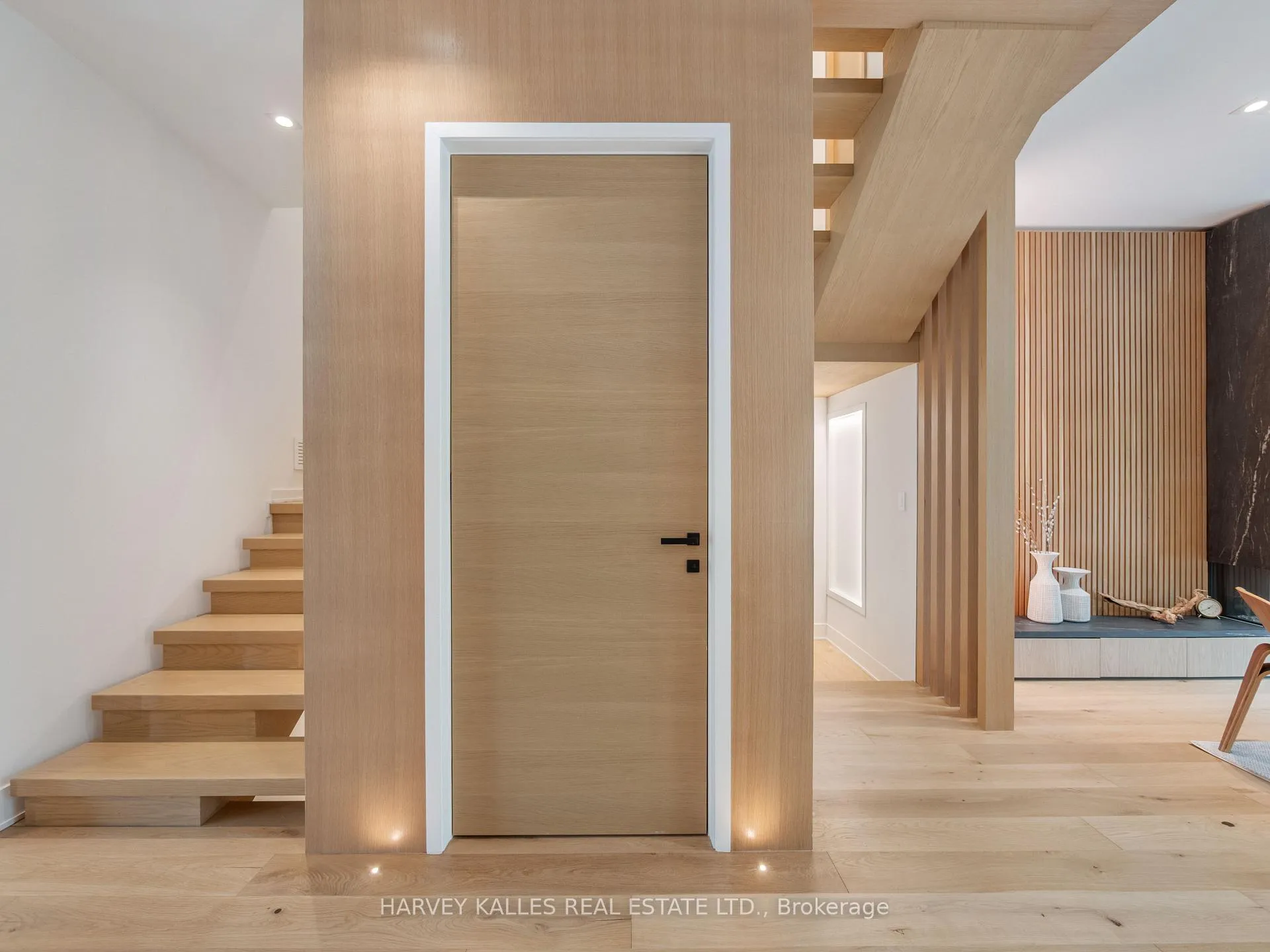 Photo 21 of 585 Bedford park Avenue, Toronto, Bedford Park-Nortown — HOMEH