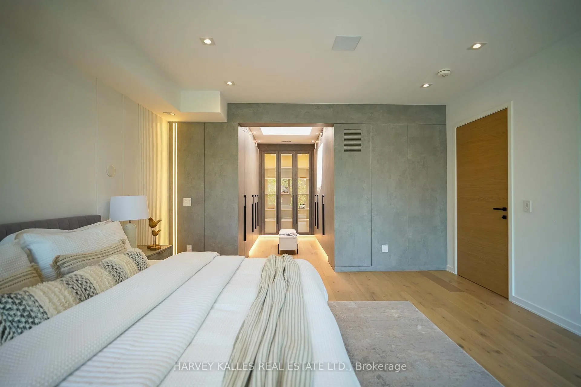 Photo 24 of 585 Bedford park Avenue, Toronto, Bedford Park-Nortown — HOMEH