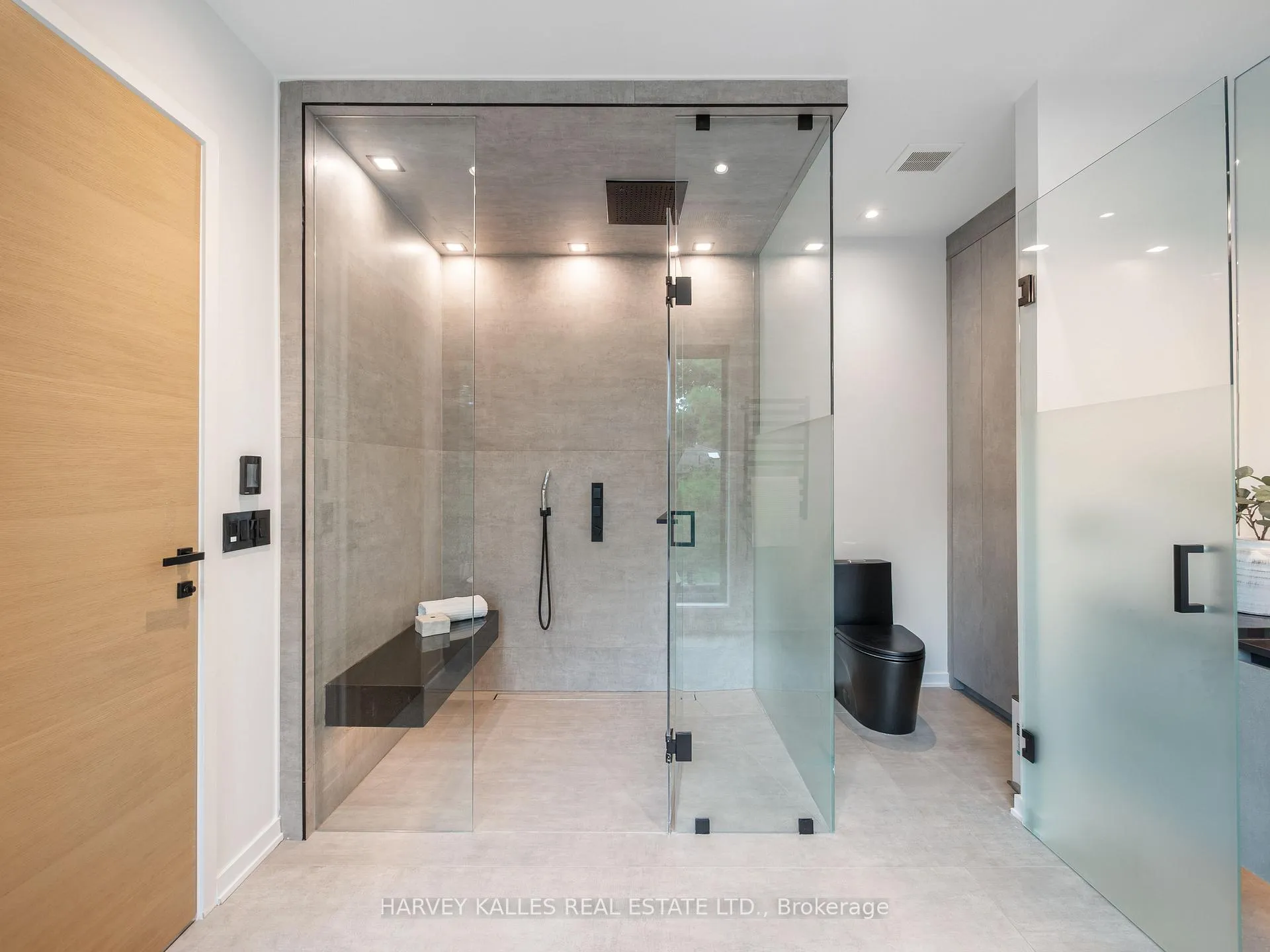 Photo 29 of 585 Bedford park Avenue, Toronto, Bedford Park-Nortown — HOMEH