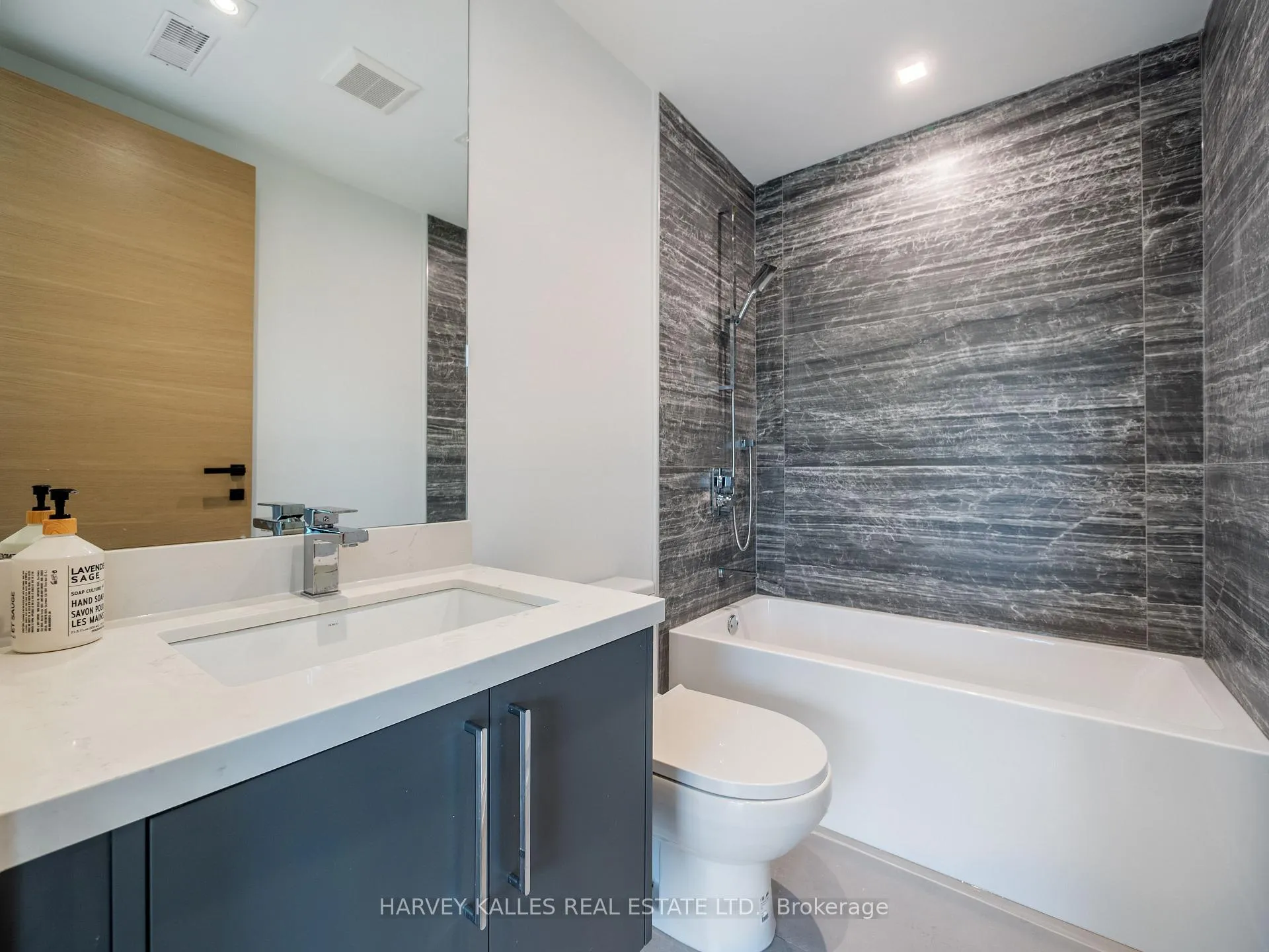 Photo 34 of 585 Bedford park Avenue, Toronto, Bedford Park-Nortown — HOMEH