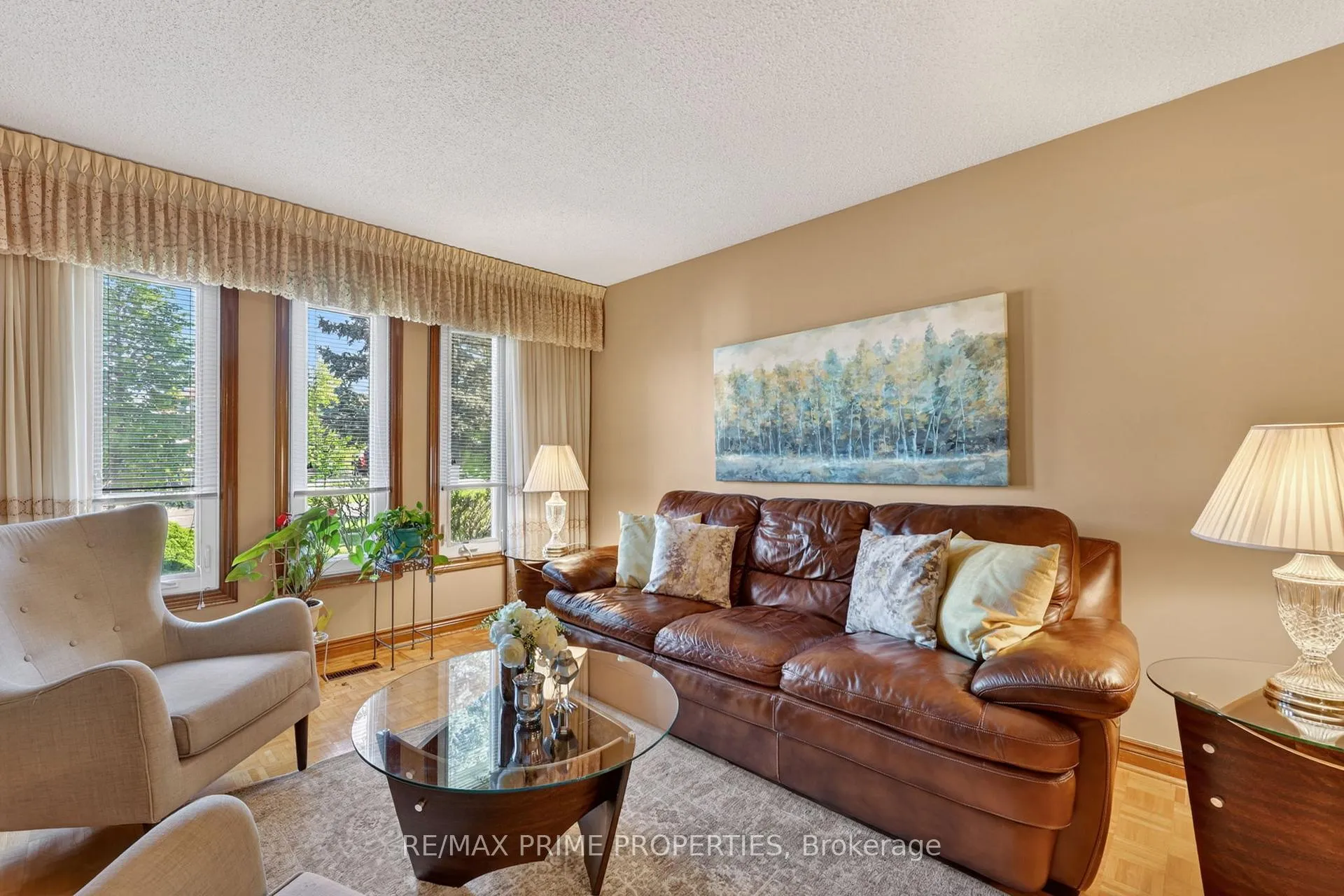 Photo 3 of 15 Jimston Drive, Markham, Milliken Mills East — HOMEH