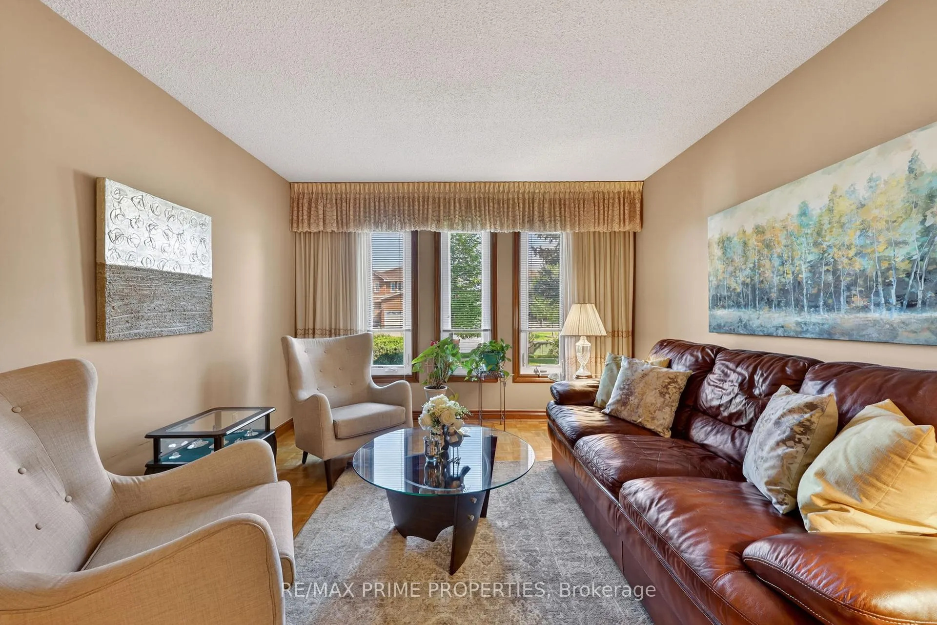 Photo 4 of 15 Jimston Drive, Markham, Milliken Mills East — HOMEH