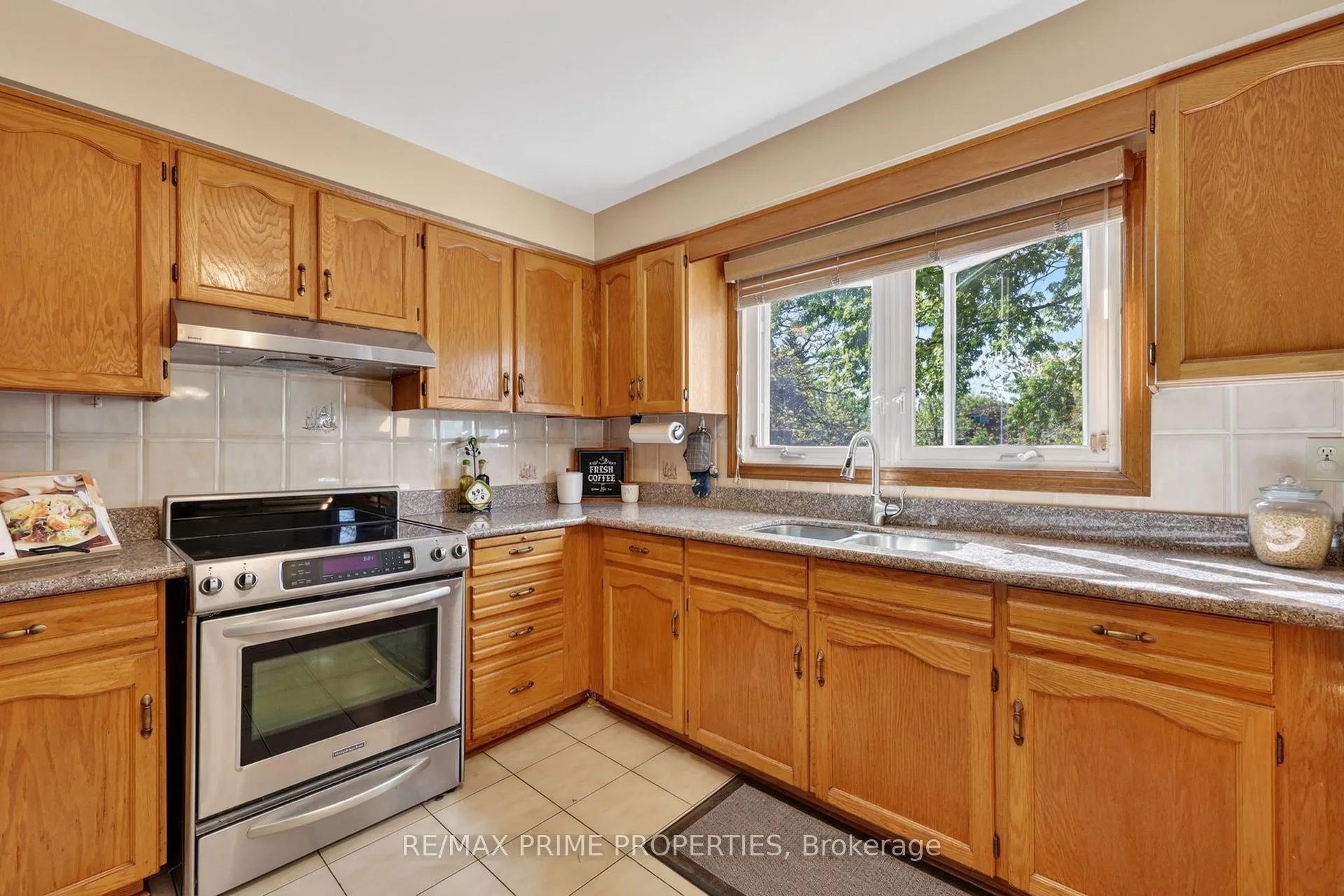 Photo 10 of 15 Jimston Drive, Markham, Milliken Mills East — HOMEH