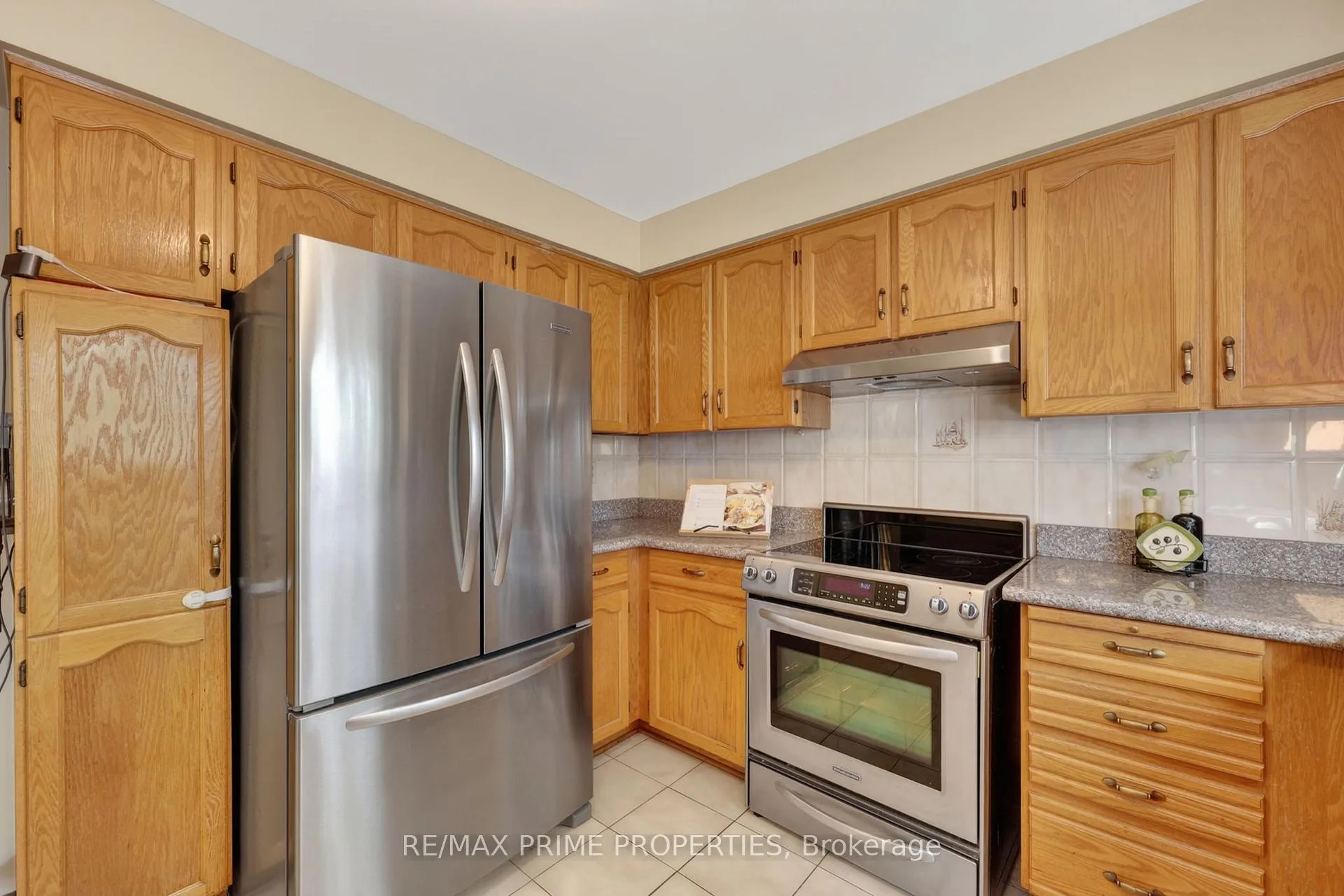 Photo 11 of 15 Jimston Drive, Markham, Milliken Mills East — HOMEH