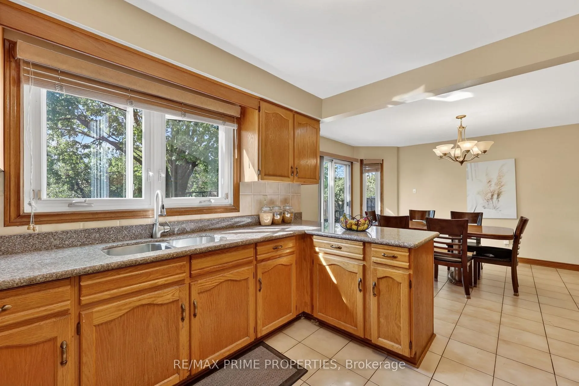 Photo 12 of 15 Jimston Drive, Markham, Milliken Mills East — HOMEH