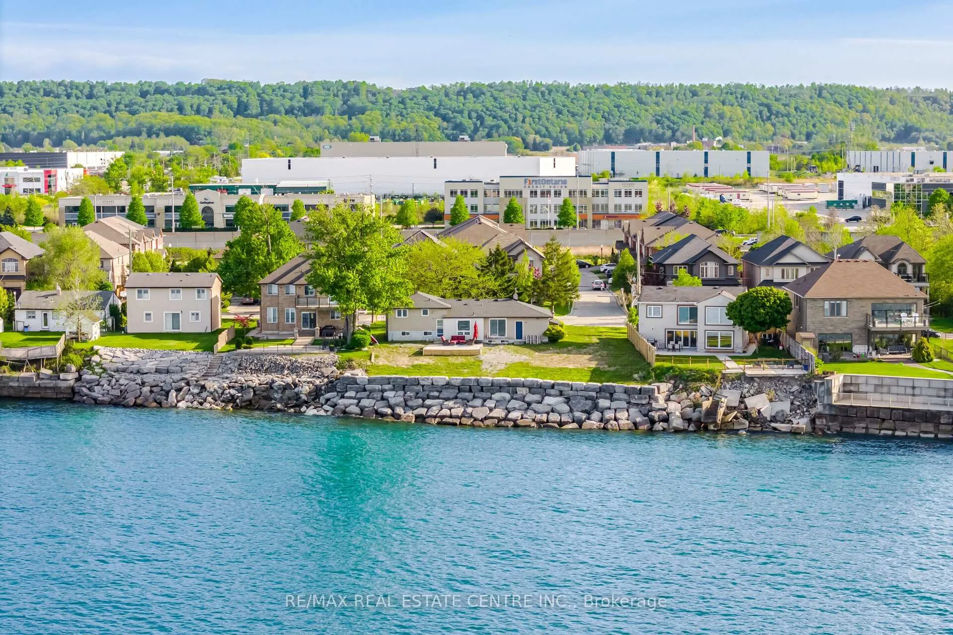 Photo 1 of 46 Seabreeze Crescent, Hamilton, Lakeshore — HOMEH