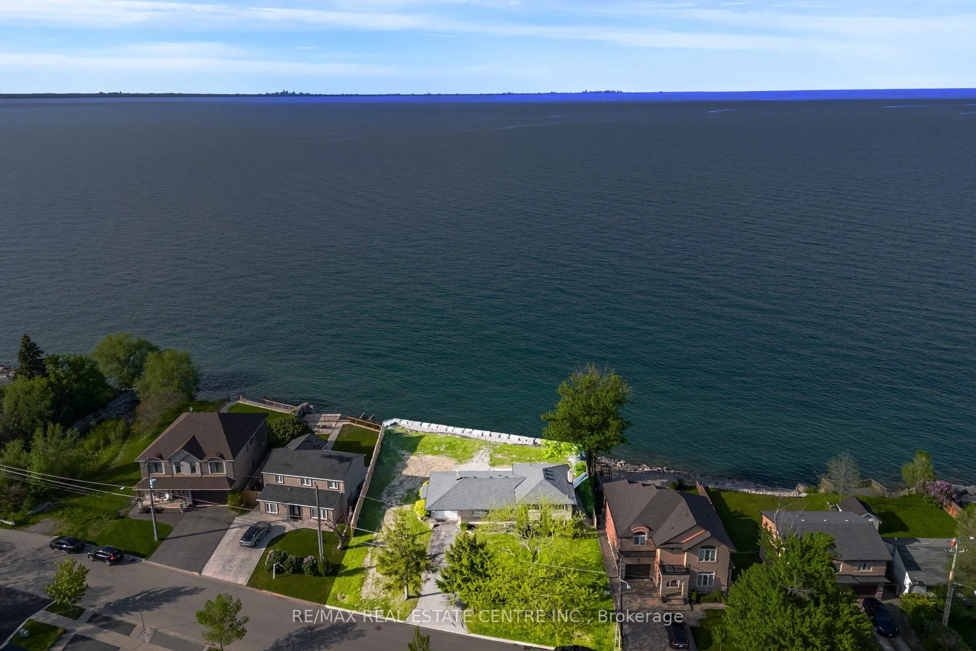 Photo 6 of 46 Seabreeze Crescent, Hamilton, Lakeshore — HOMEH