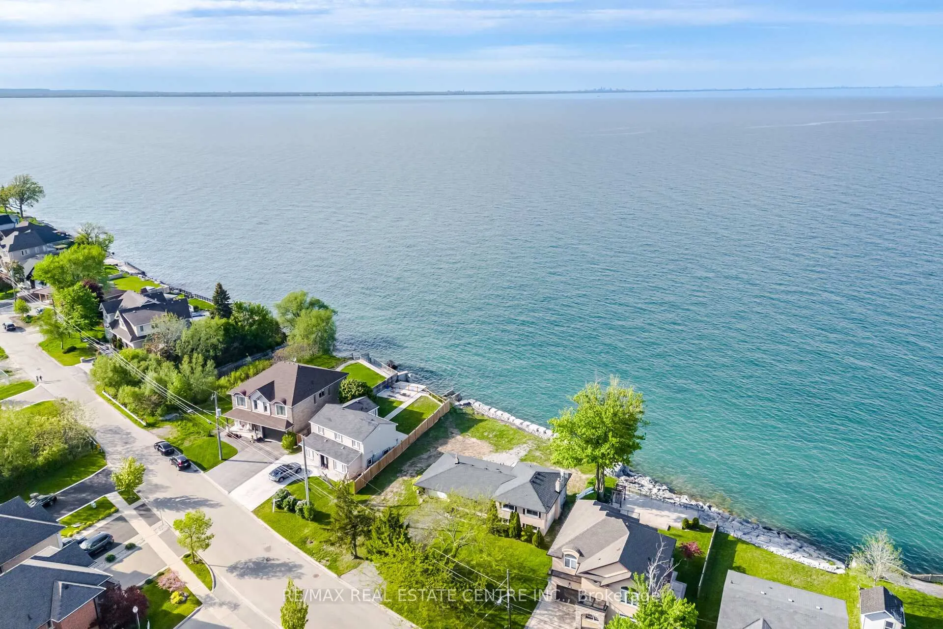 Photo 7 of 46 Seabreeze Crescent, Hamilton, Lakeshore — HOMEH