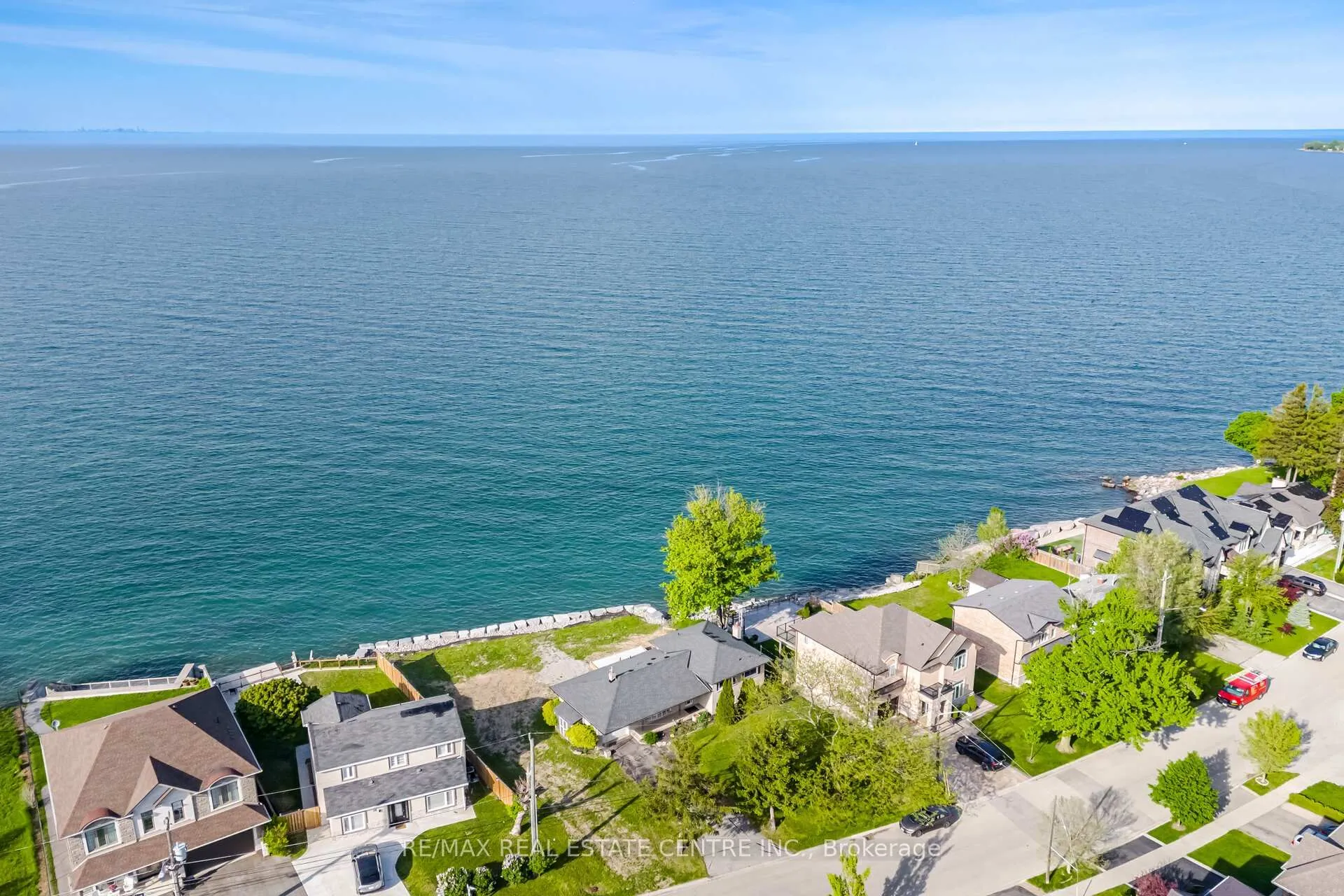 Photo 8 of 46 Seabreeze Crescent, Hamilton, Lakeshore — HOMEH