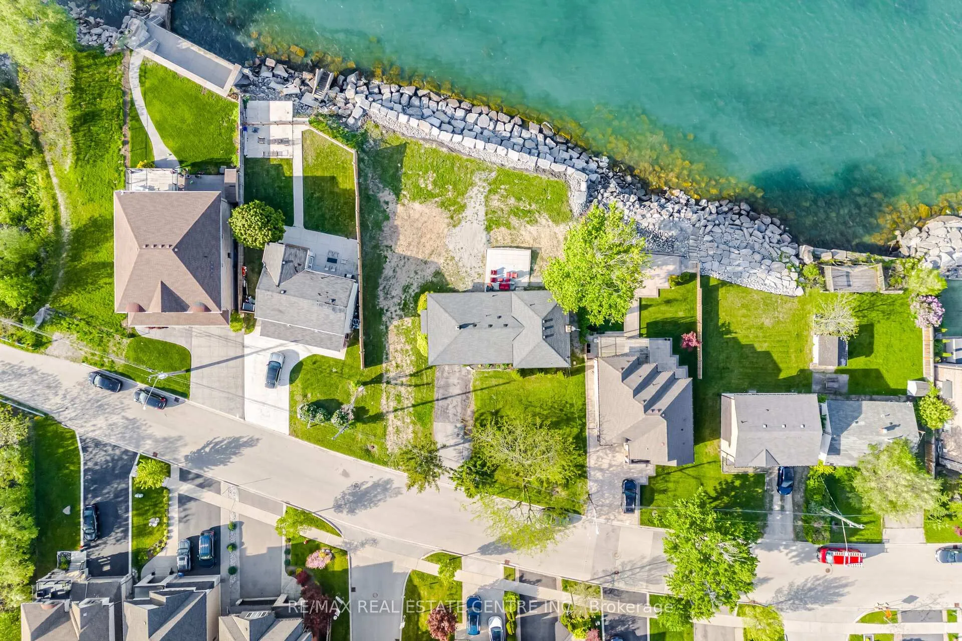Photo 9 of 46 Seabreeze Crescent, Hamilton, Lakeshore — HOMEH