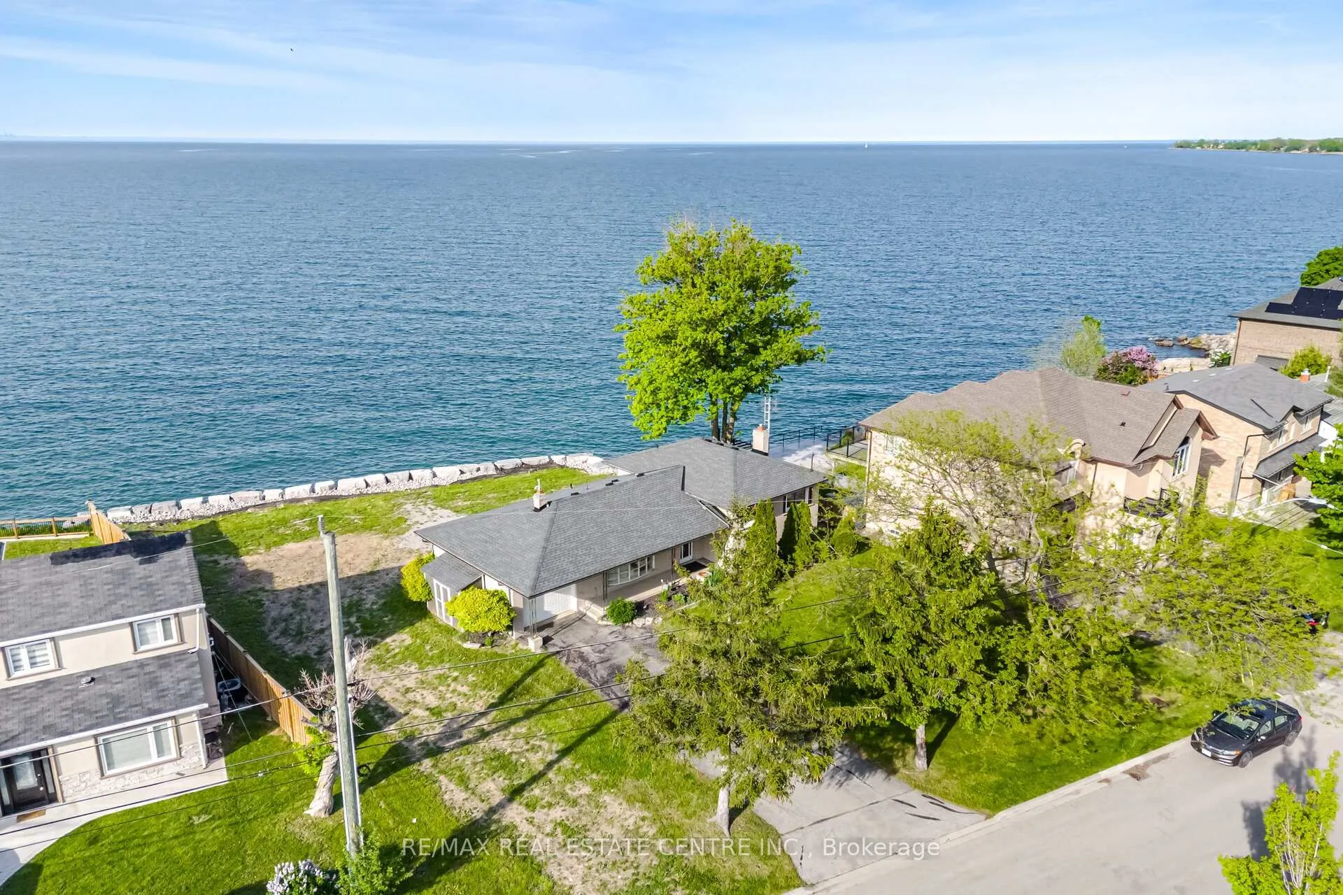 Photo 12 of 46 Seabreeze Crescent, Hamilton, Lakeshore — HOMEH