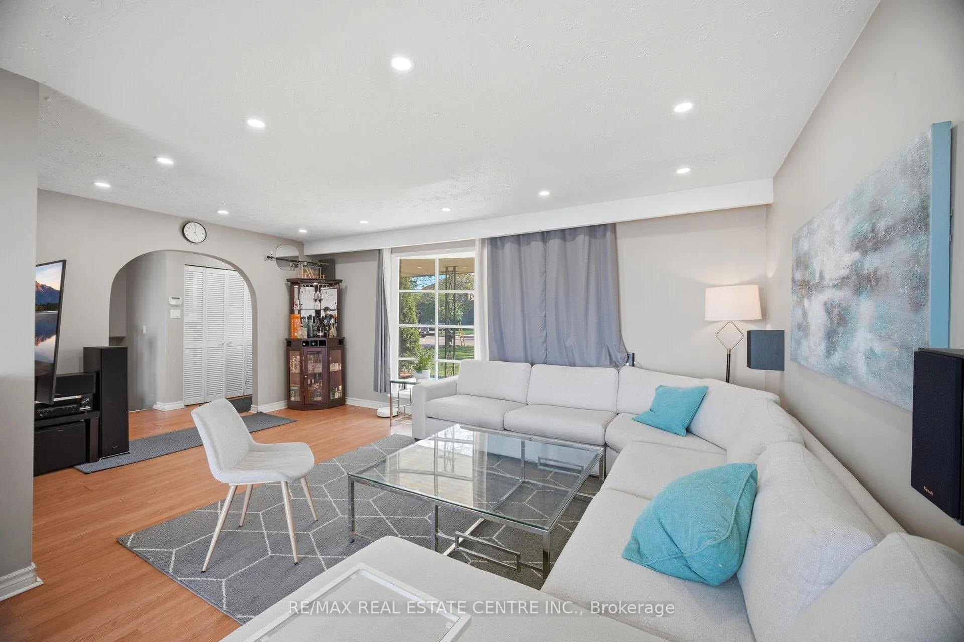 Photo 17 of 46 Seabreeze Crescent, Hamilton, Lakeshore — HOMEH