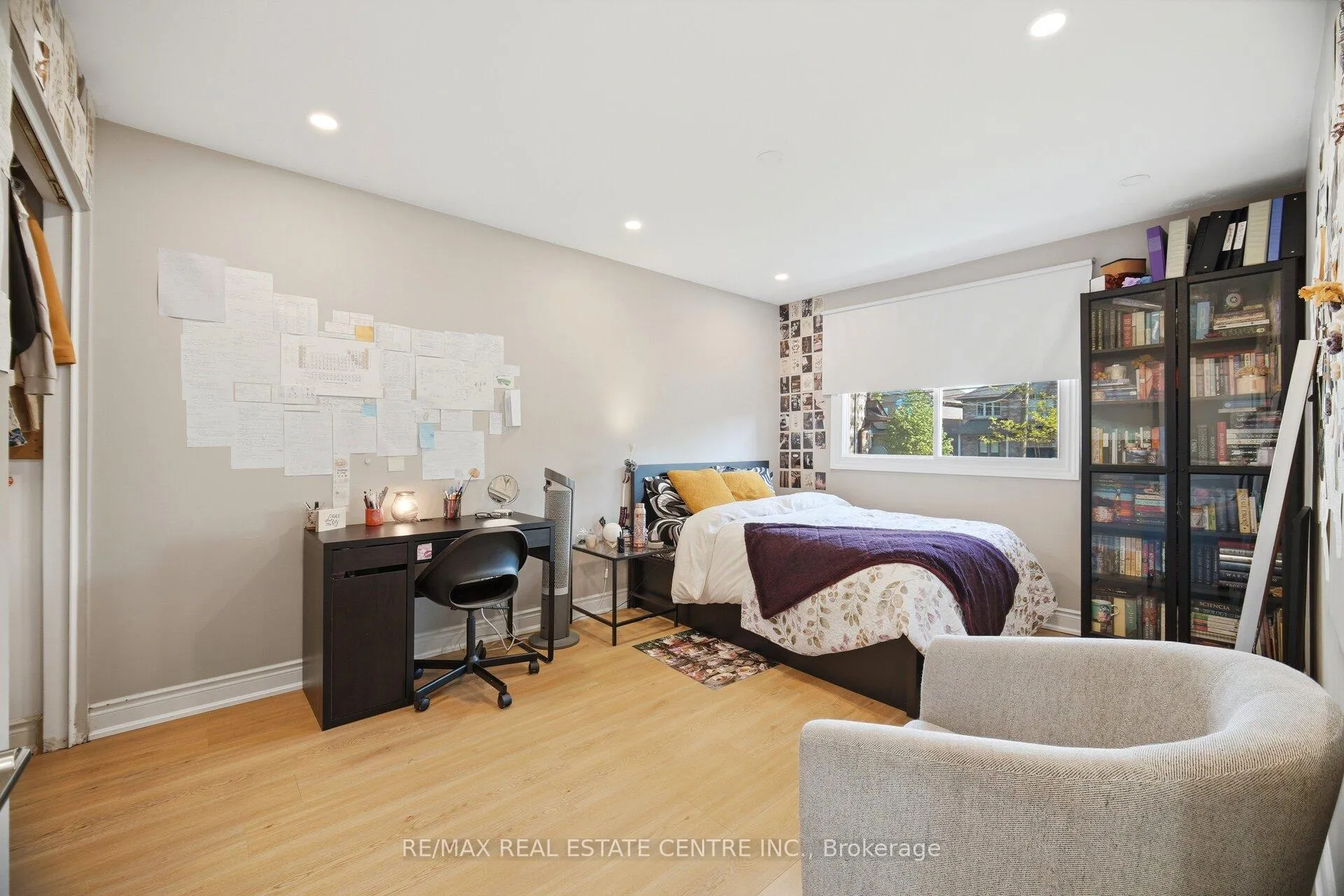 Photo 24 of 46 Seabreeze Crescent, Hamilton, Lakeshore — HOMEH