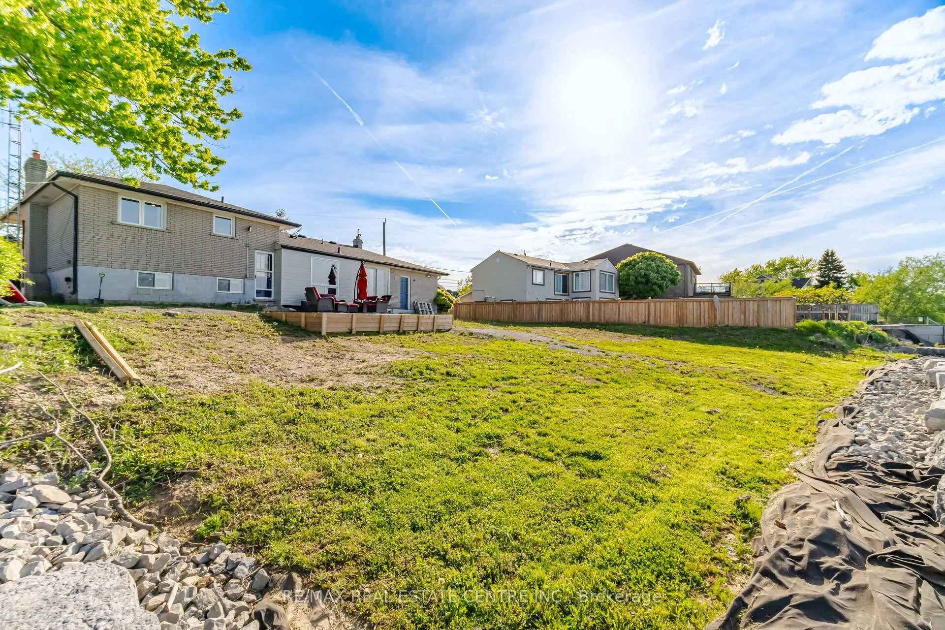 Photo 42 of 46 Seabreeze Crescent, Hamilton, Lakeshore — HOMEH