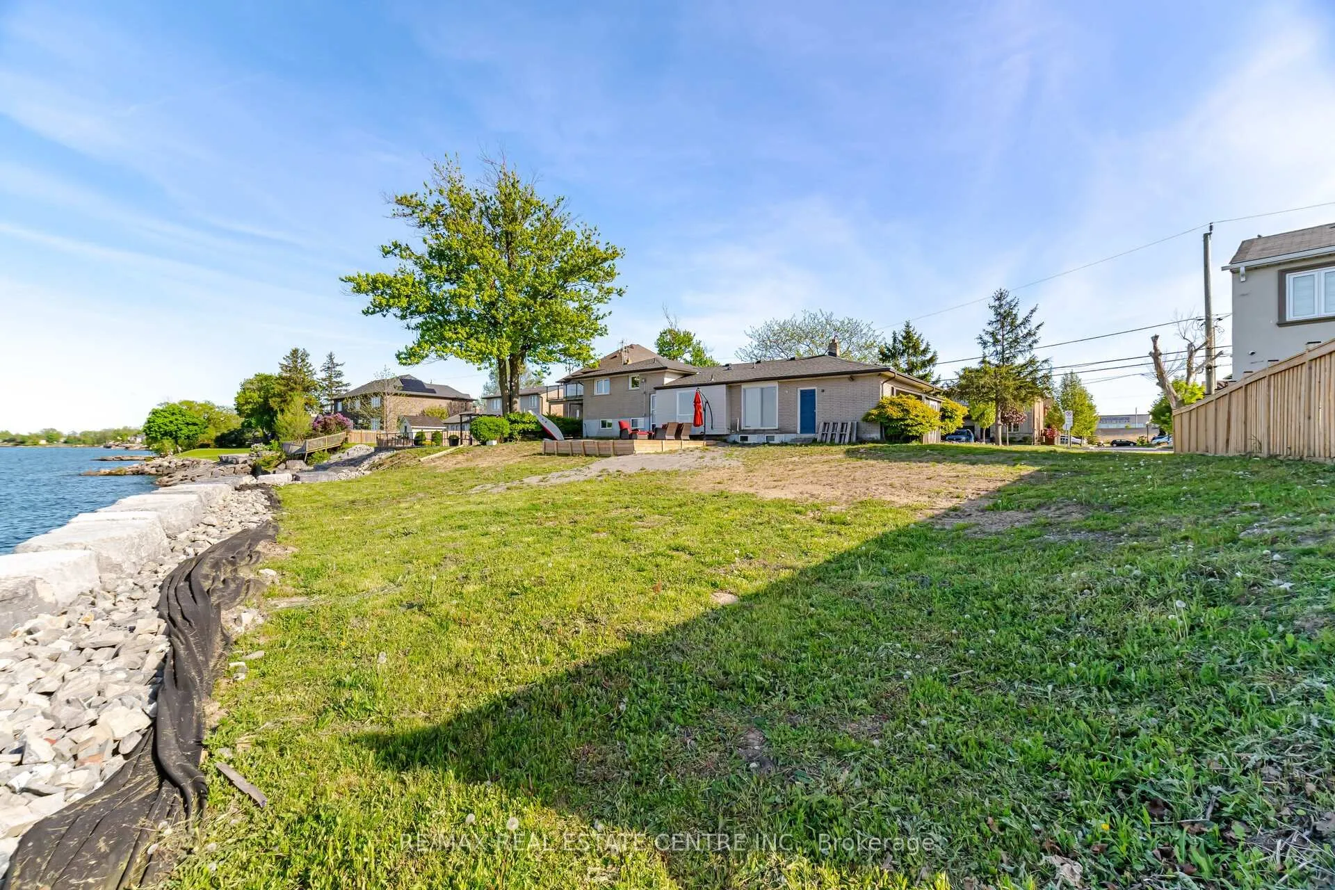 Photo 45 of 46 Seabreeze Crescent, Hamilton, Lakeshore — HOMEH