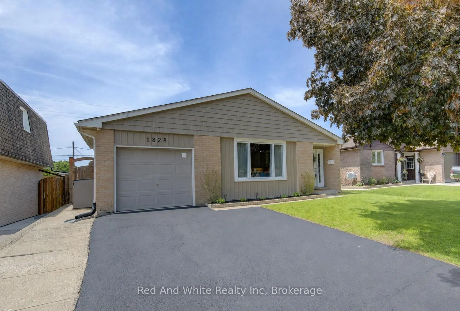 Photo 2 of 1828 Earlwood Drive, Cambridge, Galt City Centre — HOMEH