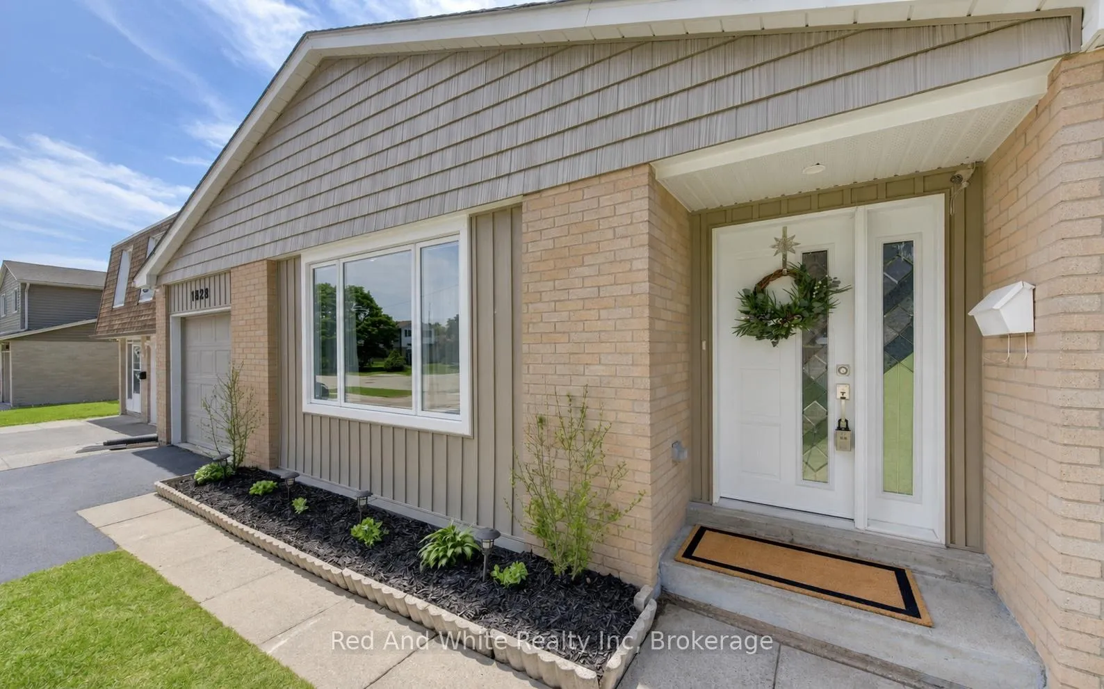 Photo 3 of 1828 Earlwood Drive, Cambridge, Galt City Centre — HOMEH