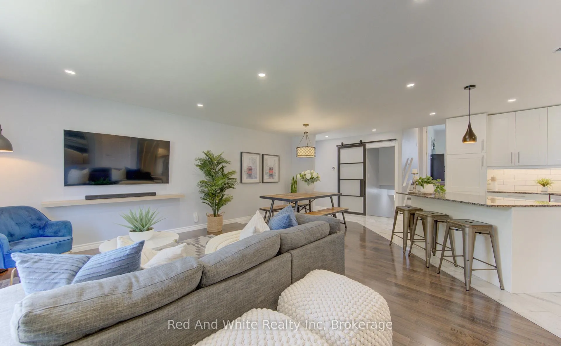 Photo 7 of 1828 Earlwood Drive, Cambridge, Galt City Centre — HOMEH