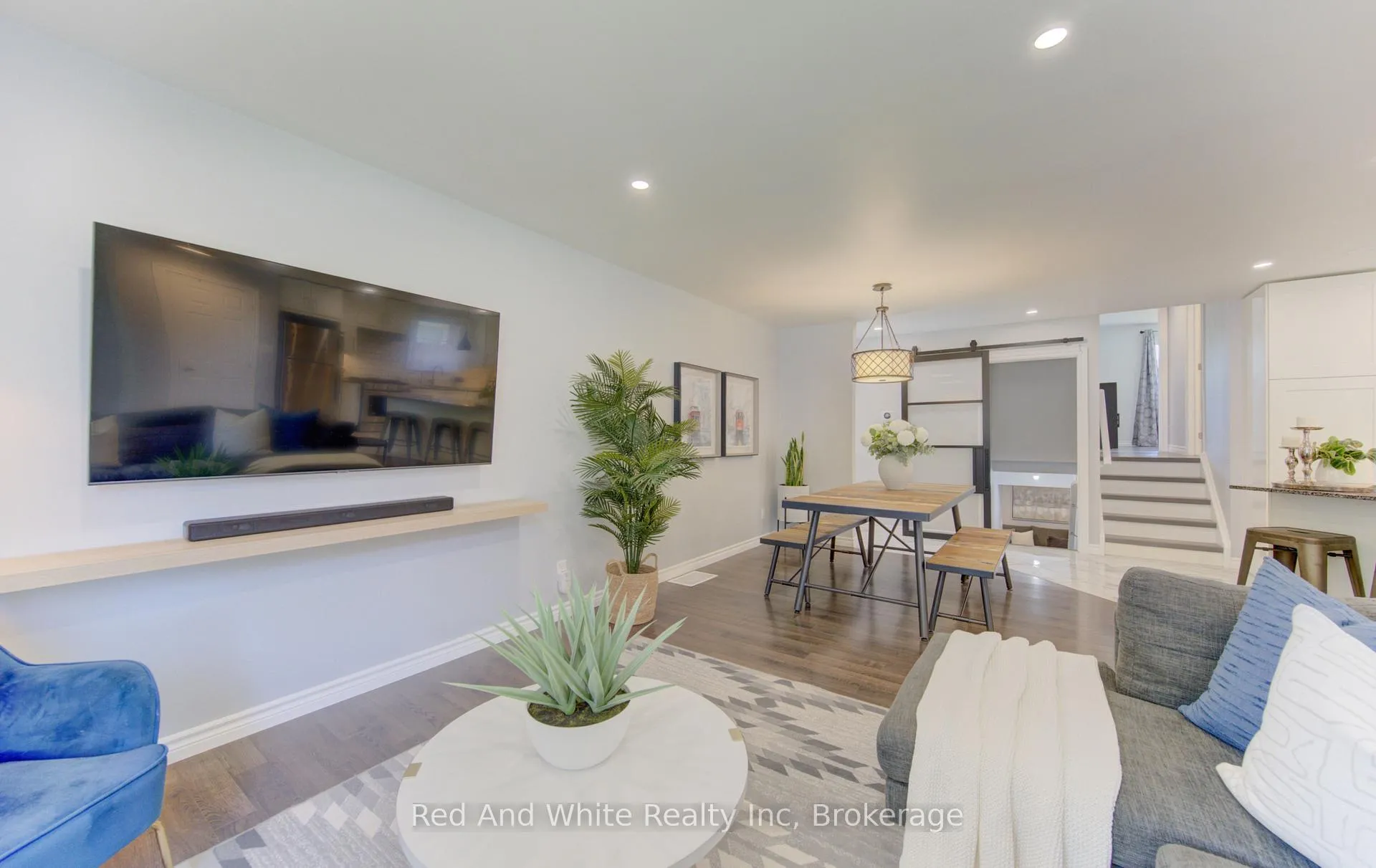 Photo 8 of 1828 Earlwood Drive, Cambridge, Galt City Centre — HOMEH