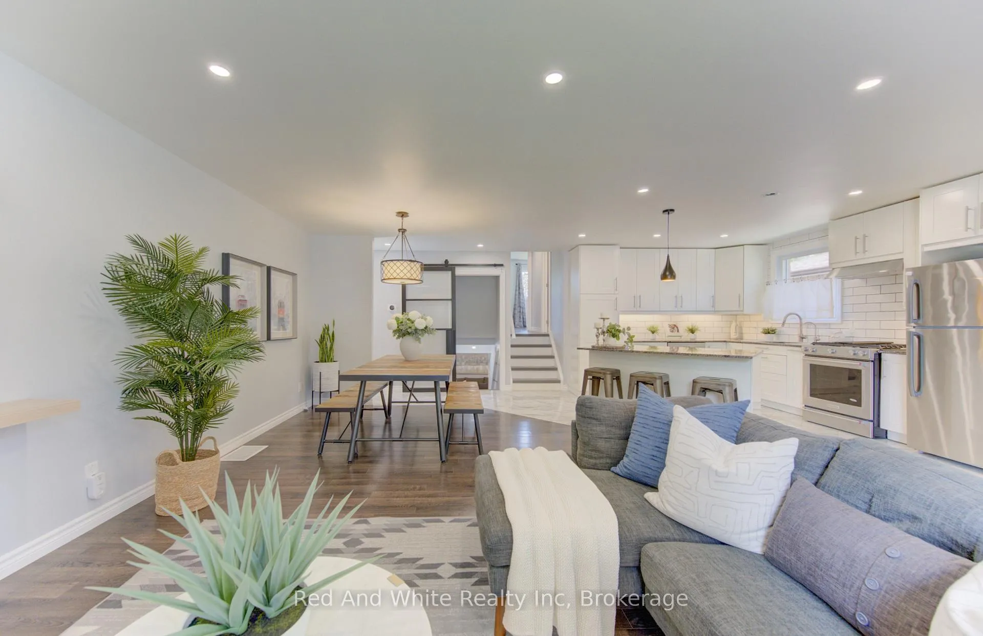 Photo 9 of 1828 Earlwood Drive, Cambridge, Galt City Centre — HOMEH