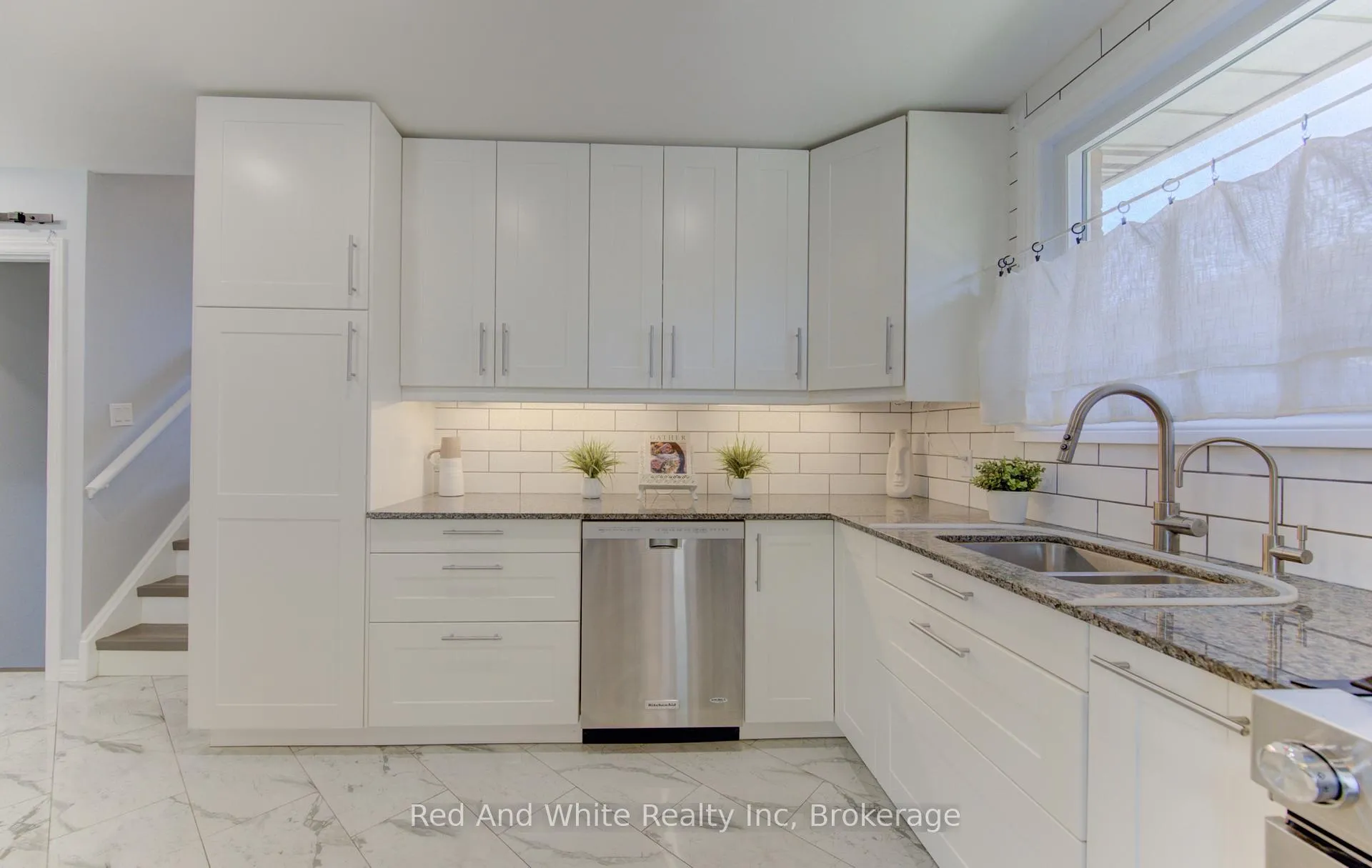 Photo 18 of 1828 Earlwood Drive, Cambridge, Galt City Centre — HOMEH