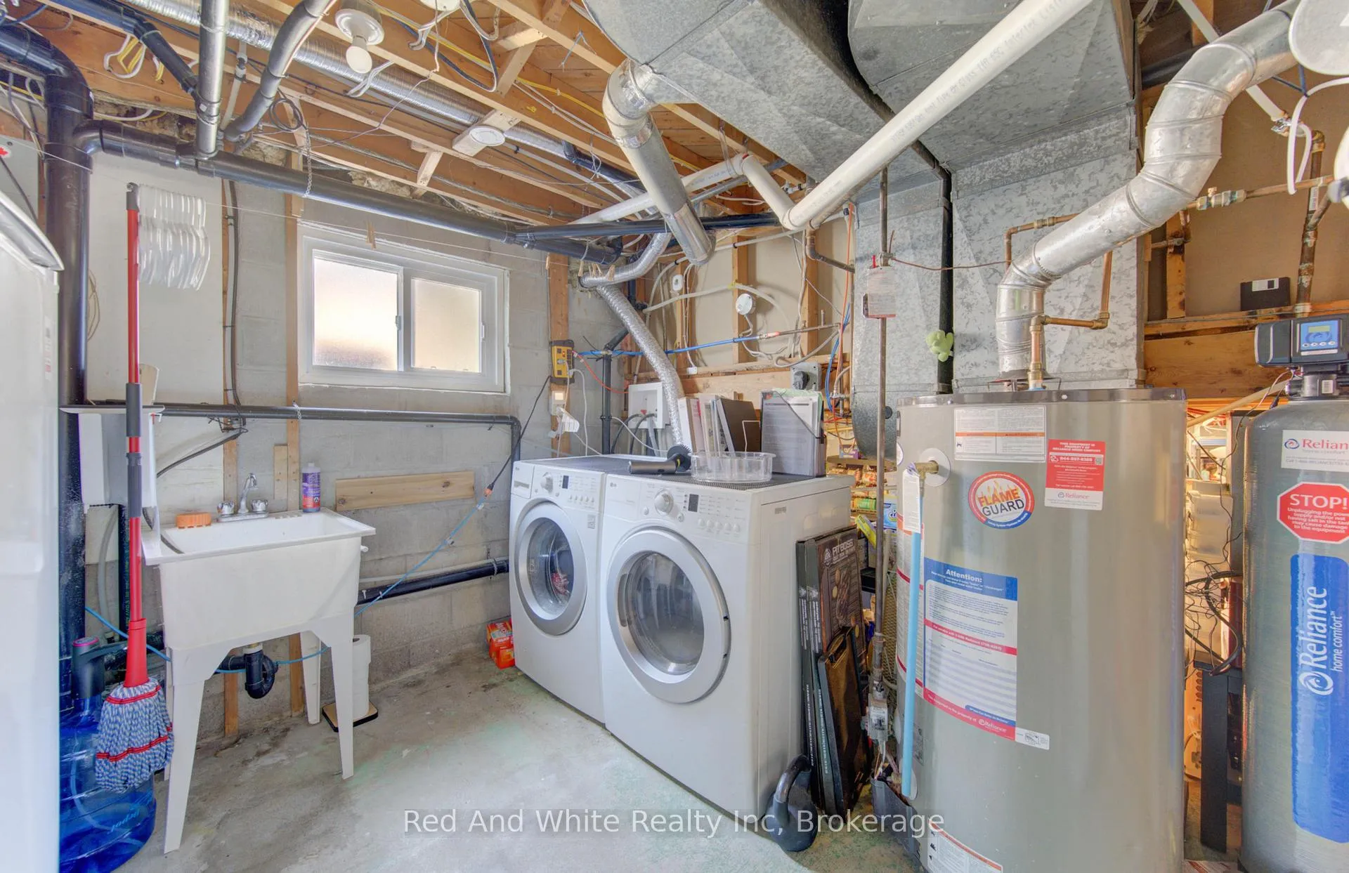 Photo 36 of 1828 Earlwood Drive, Cambridge, Galt City Centre — HOMEH