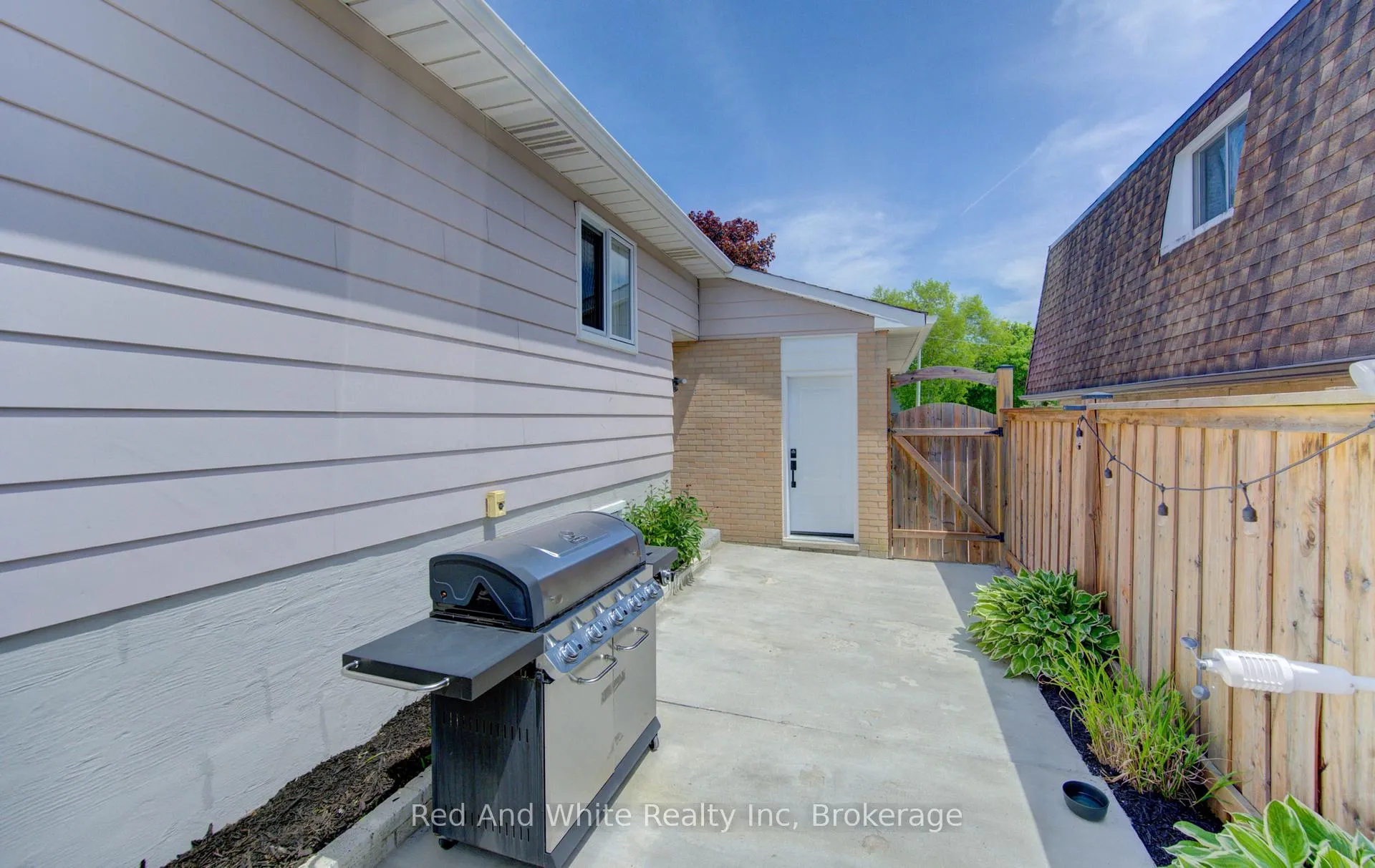 Photo 39 of 1828 Earlwood Drive, Cambridge, Galt City Centre — HOMEH