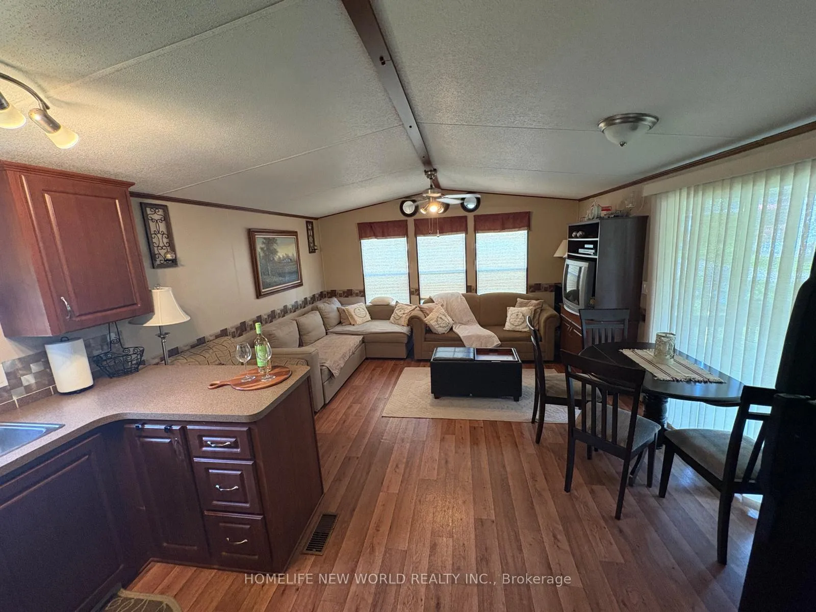 Photo 17 of Unit 484, 225 Platten Boulevard, Scugog, Rural Scugog — HOMEH
