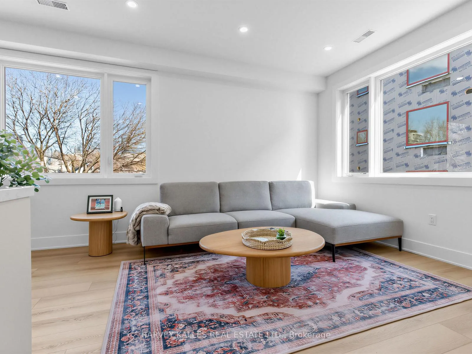 Photo 3 of Unit 2a, 45 Bellevue Avenue, Toronto, Kensington-Chinatown — HOMEH