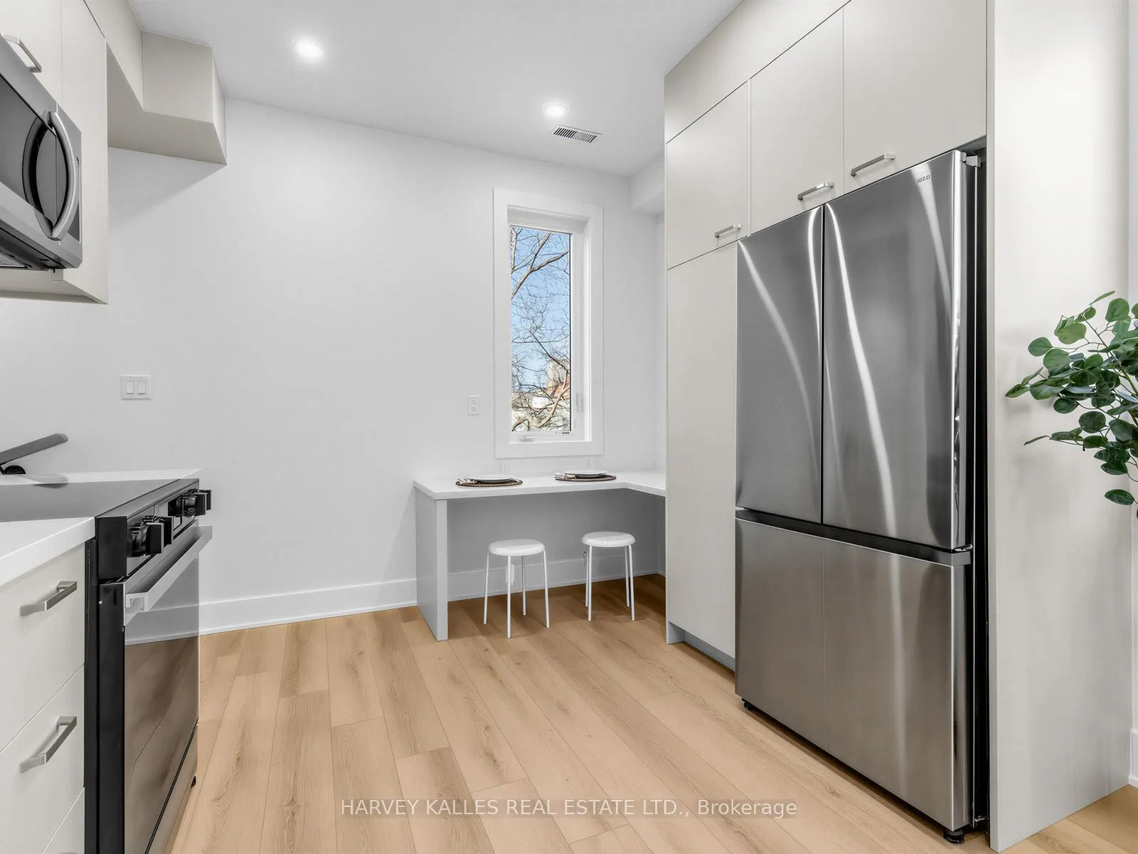Photo 13 of Unit 2a, 45 Bellevue Avenue, Toronto, Kensington-Chinatown — HOMEH
