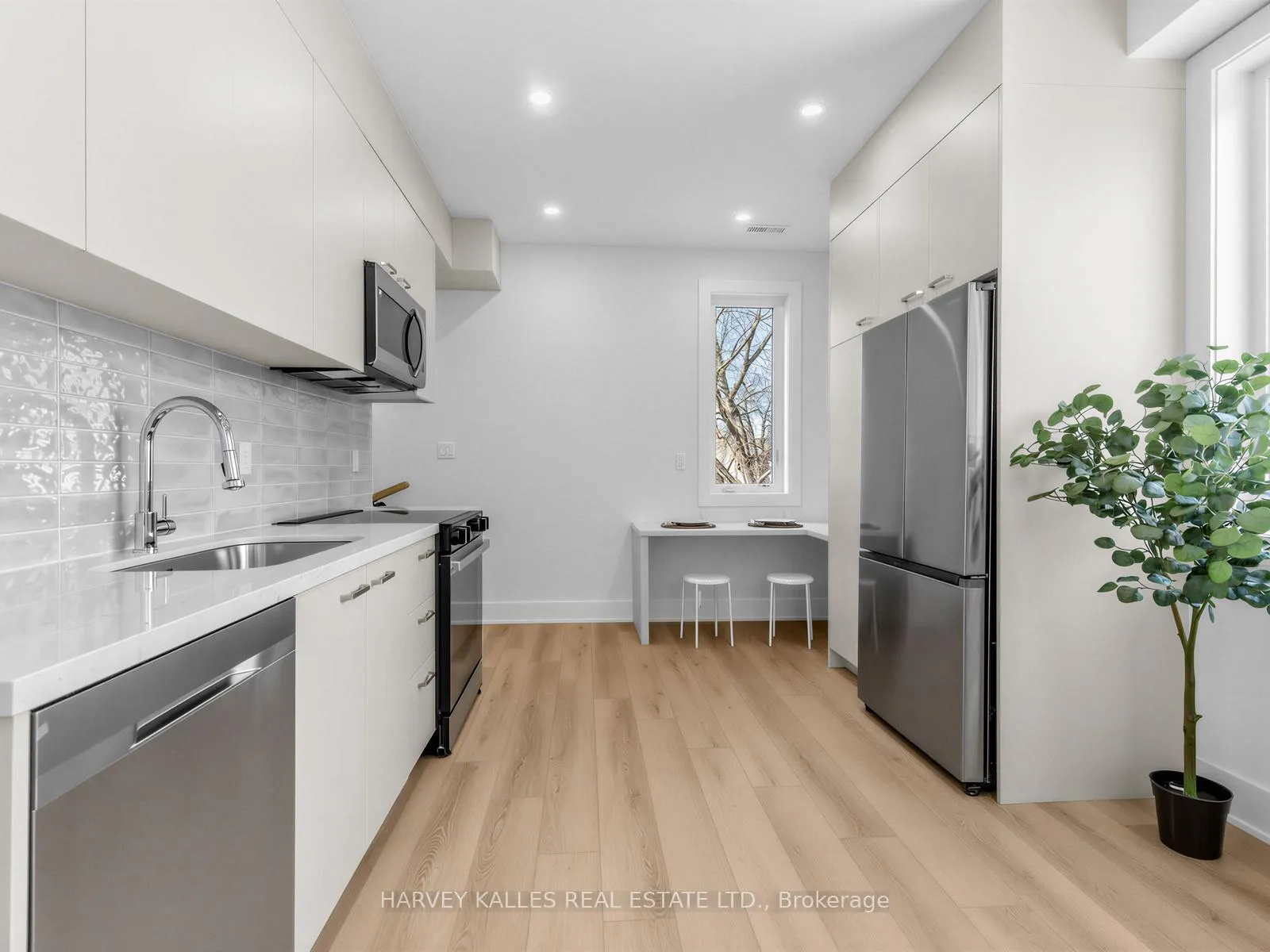 Photo 14 of Unit 2a, 45 Bellevue Avenue, Toronto, Kensington-Chinatown — HOMEH