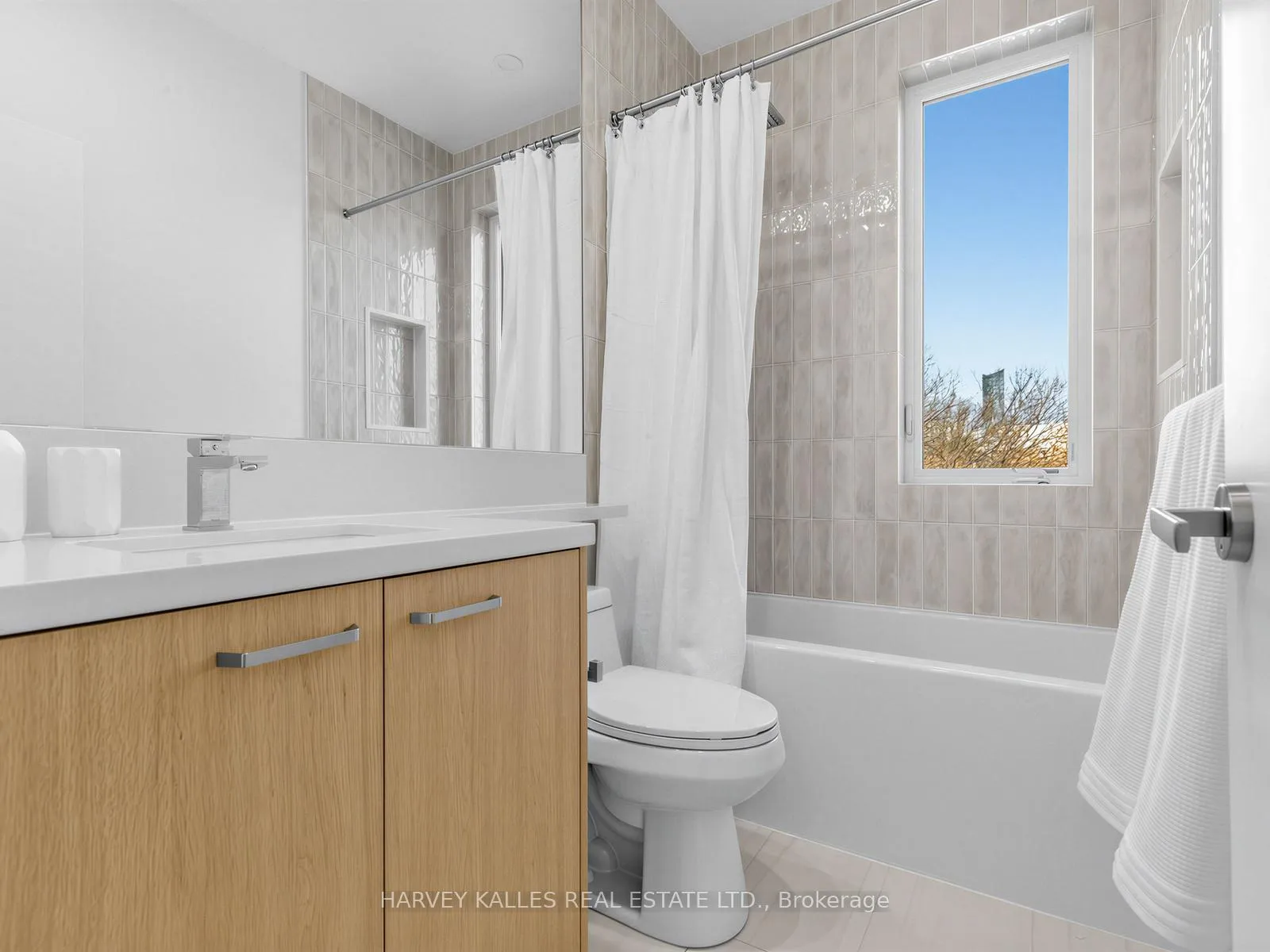 Photo 19 of Unit 2a, 45 Bellevue Avenue, Toronto, Kensington-Chinatown — HOMEH