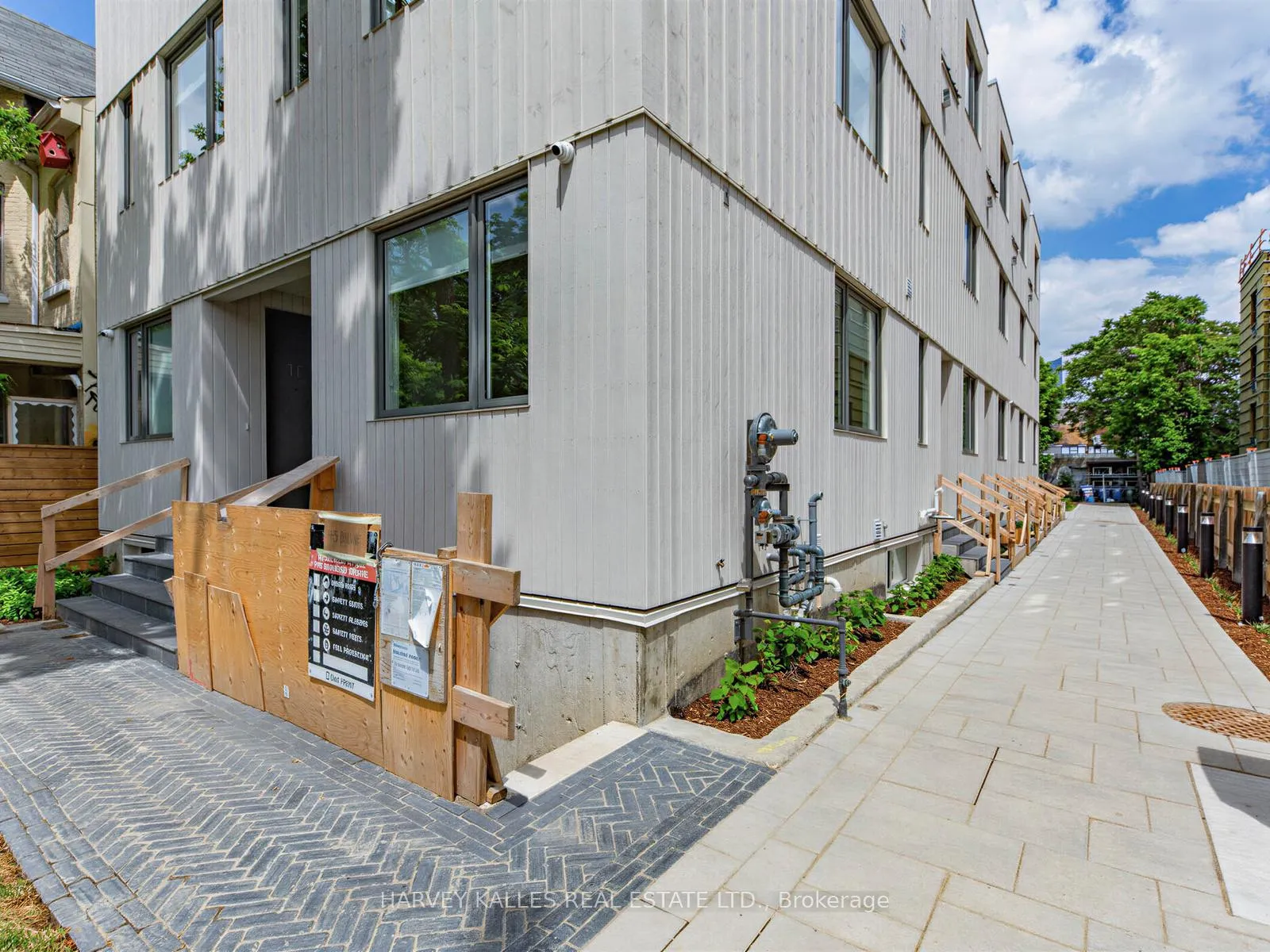Photo 23 of Unit 2a, 45 Bellevue Avenue, Toronto, Kensington-Chinatown — HOMEH