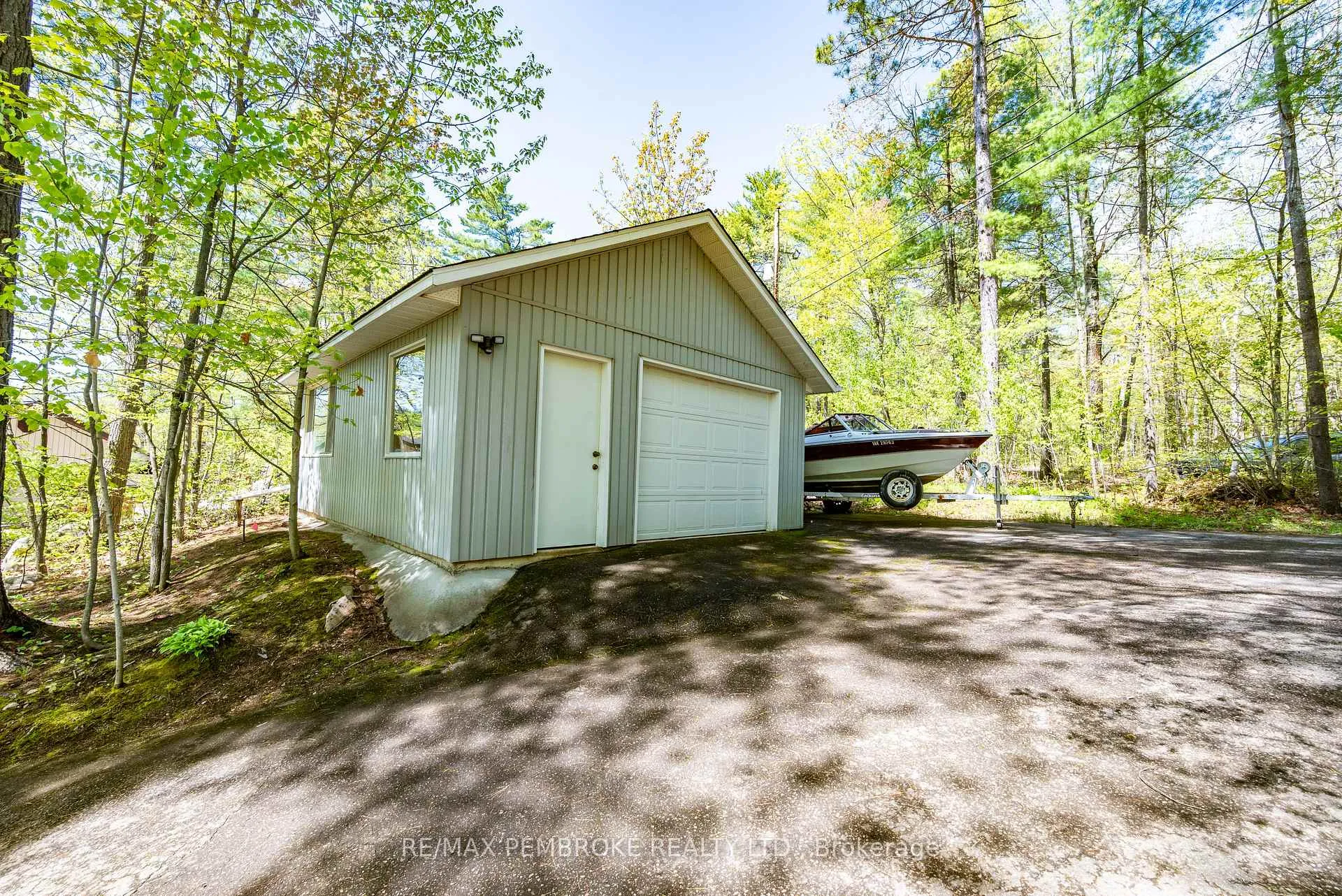 Photo 42 of 93 Bilsborrow Trail, Petawawa — HOMEH