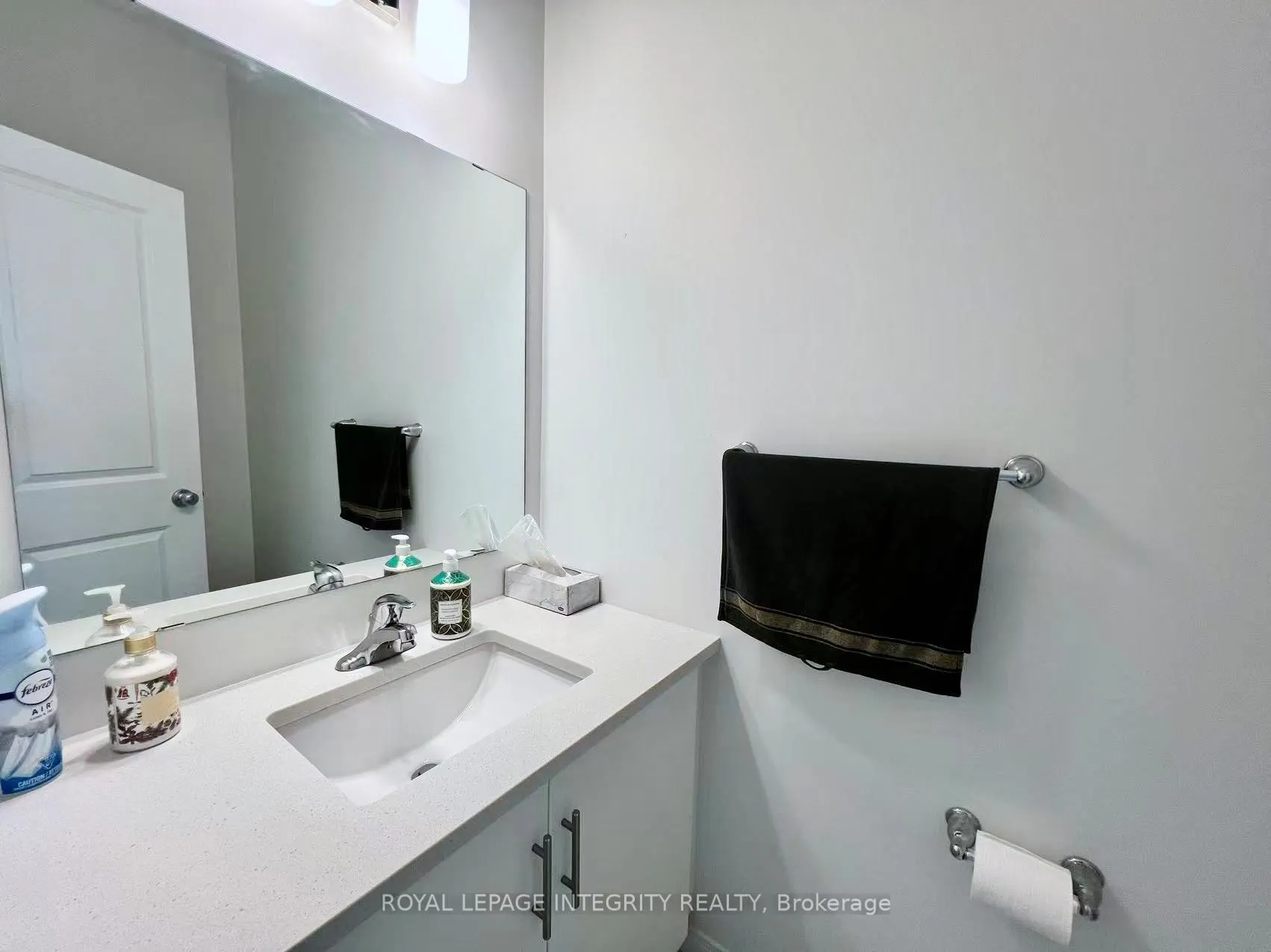 Photo 3 of 874 Paseana Place, Ottawa, Kanata - Emerald Meadows/Trailwest — HOMEH