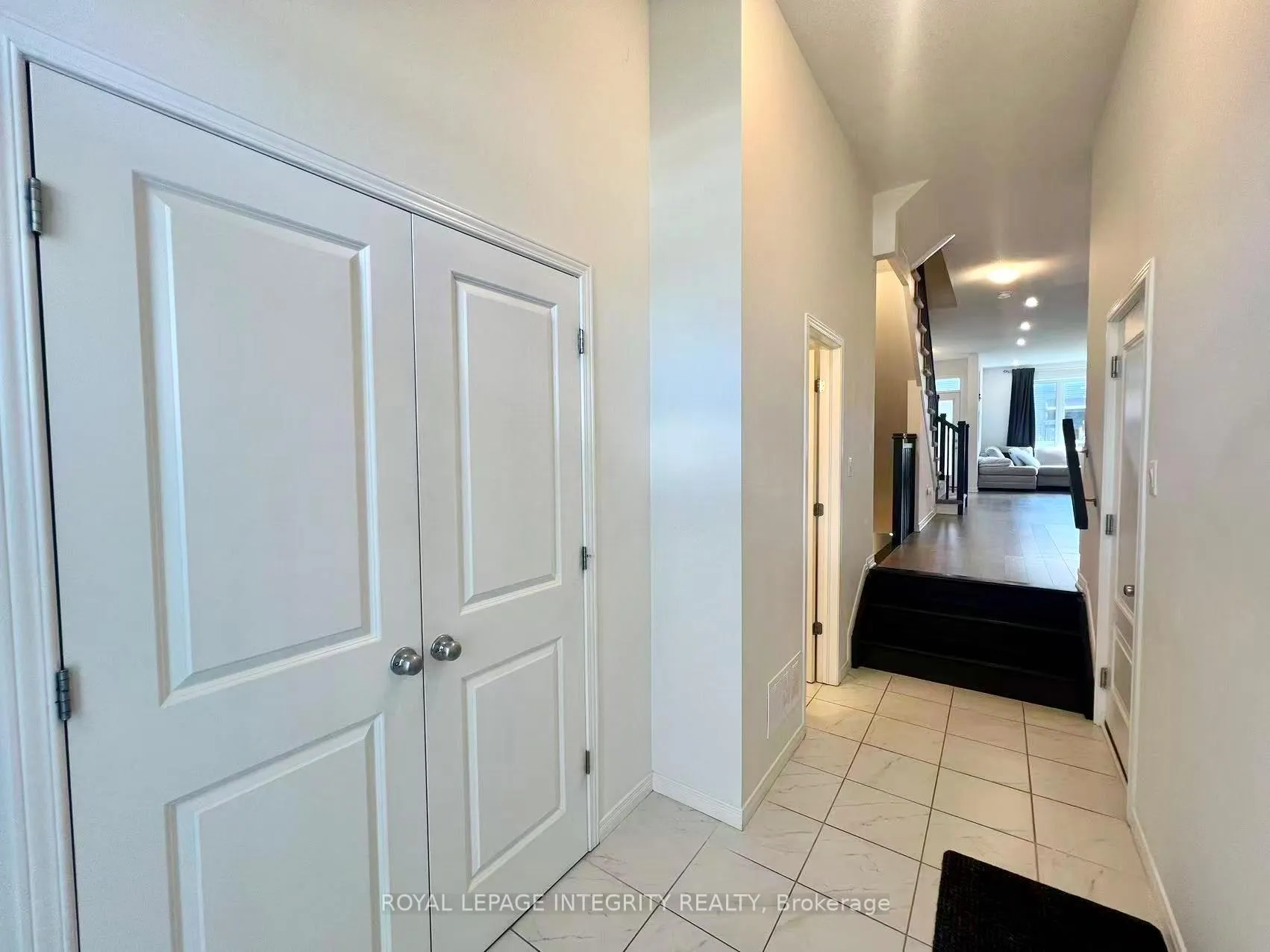 Photo 5 of 874 Paseana Place, Ottawa, Kanata - Emerald Meadows/Trailwest — HOMEH