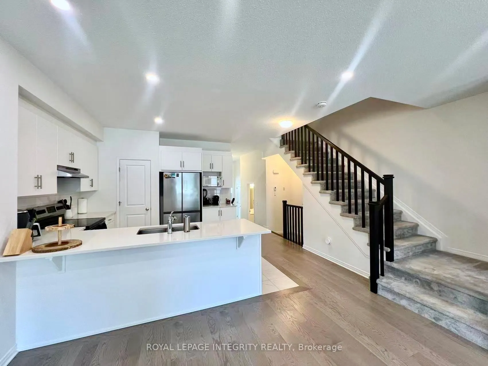 Photo 10 of 874 Paseana Place, Ottawa, Kanata - Emerald Meadows/Trailwest — HOMEH
