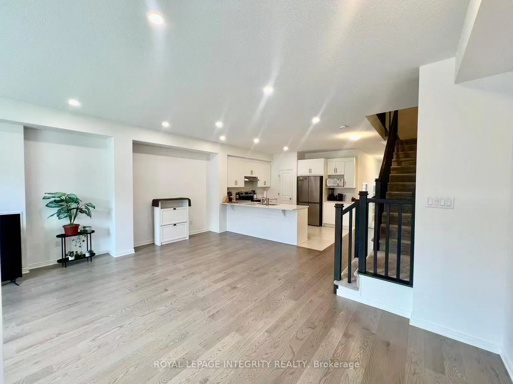 Photo 16 of 874 Paseana Place, Ottawa, Kanata - Emerald Meadows/Trailwest — HOMEH