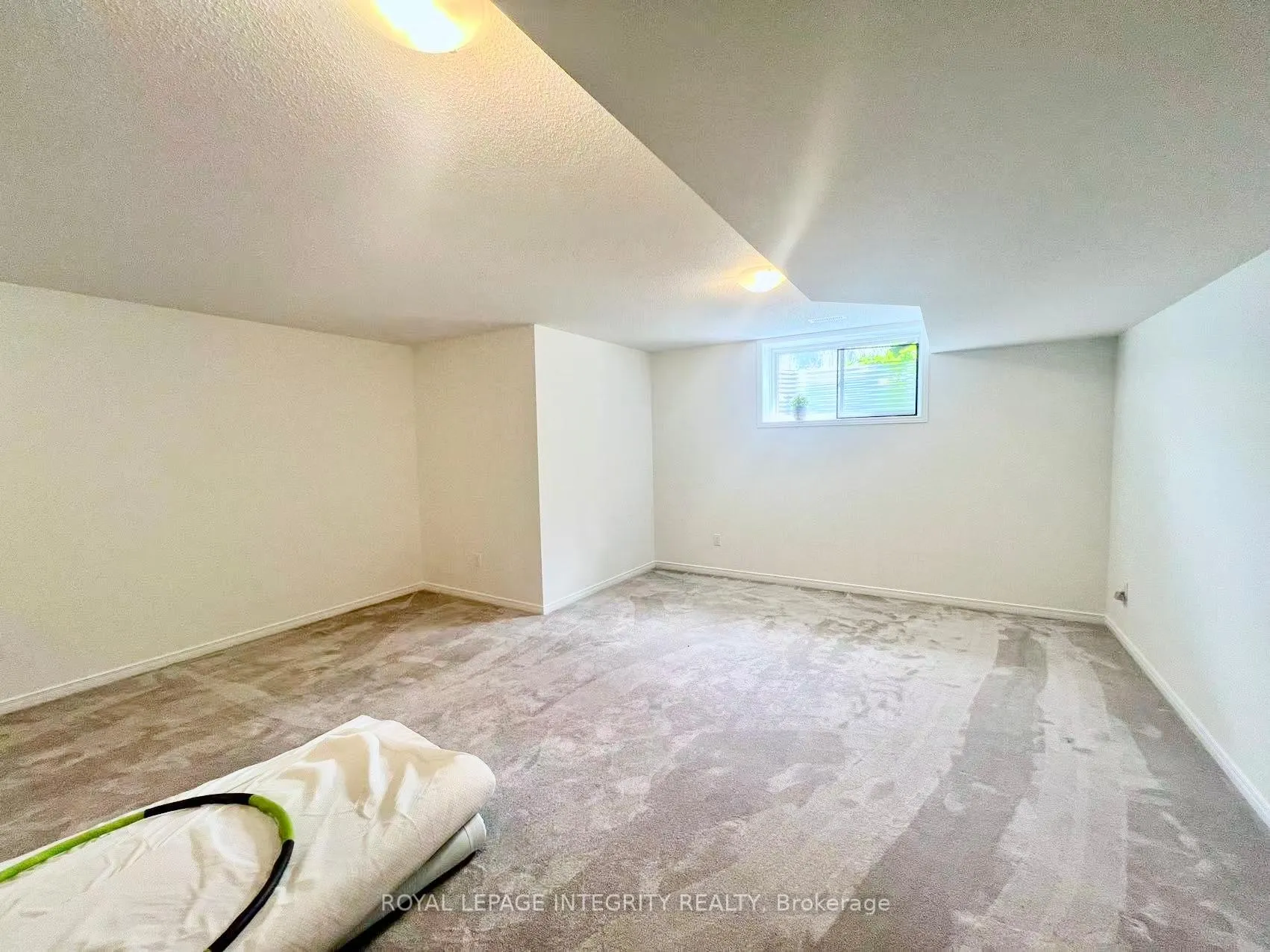 Photo 32 of 874 Paseana Place, Ottawa, Kanata - Emerald Meadows/Trailwest — HOMEH