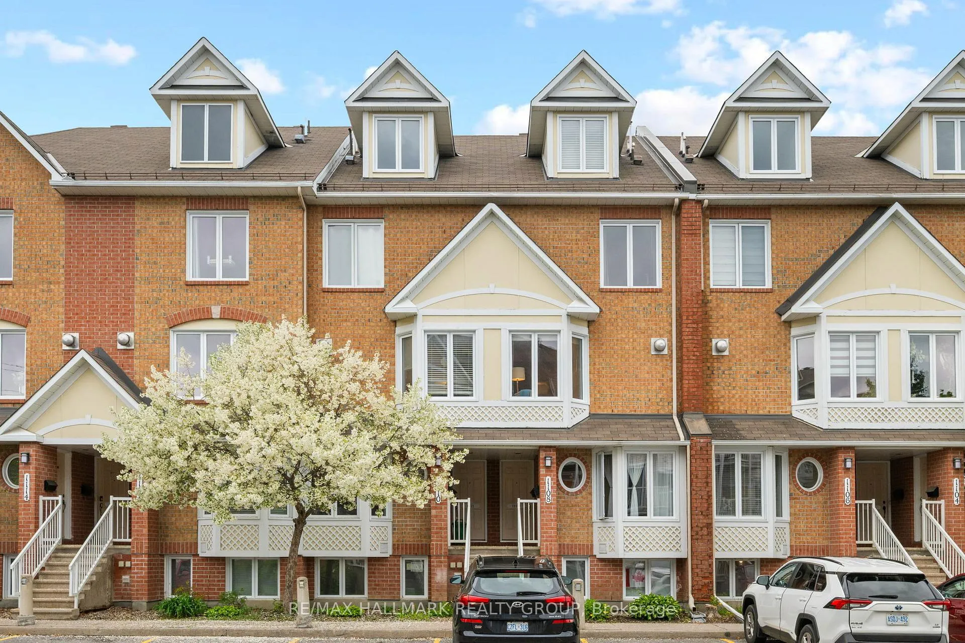 Photo 1 of 1109 Gablefield Private, Ottawa, Beaconwood — HOMEH