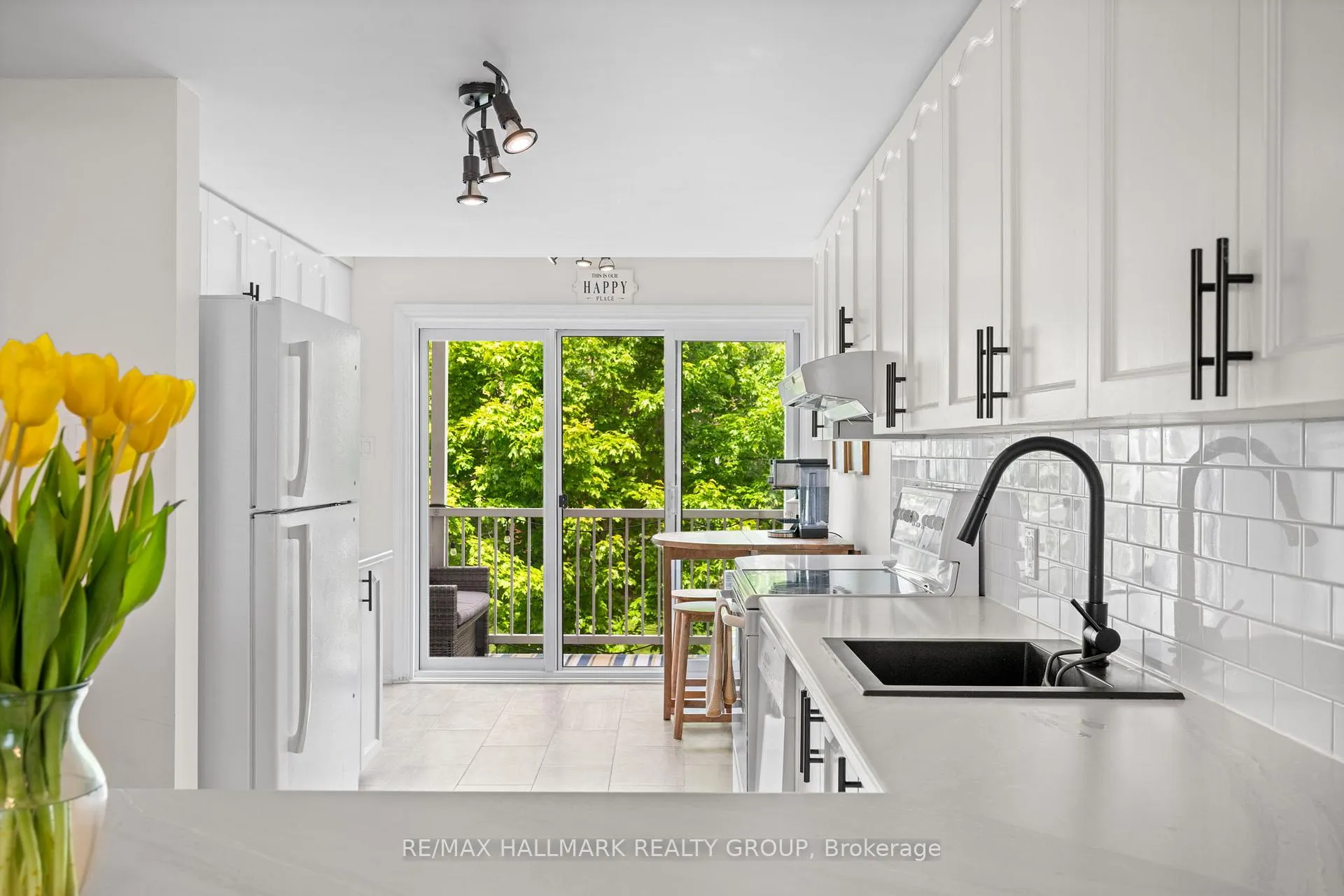 Photo 7 of 1109 Gablefield Private, Ottawa, Beaconwood — HOMEH