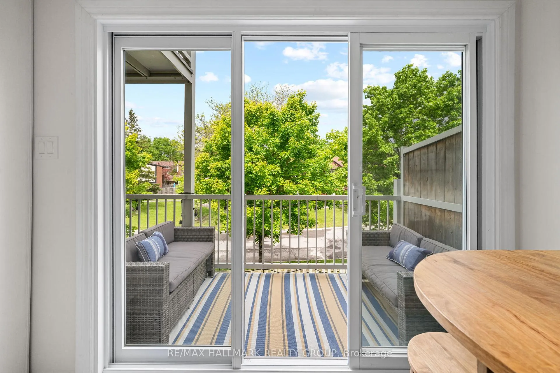 Photo 13 of 1109 Gablefield Private, Ottawa, Beaconwood — HOMEH