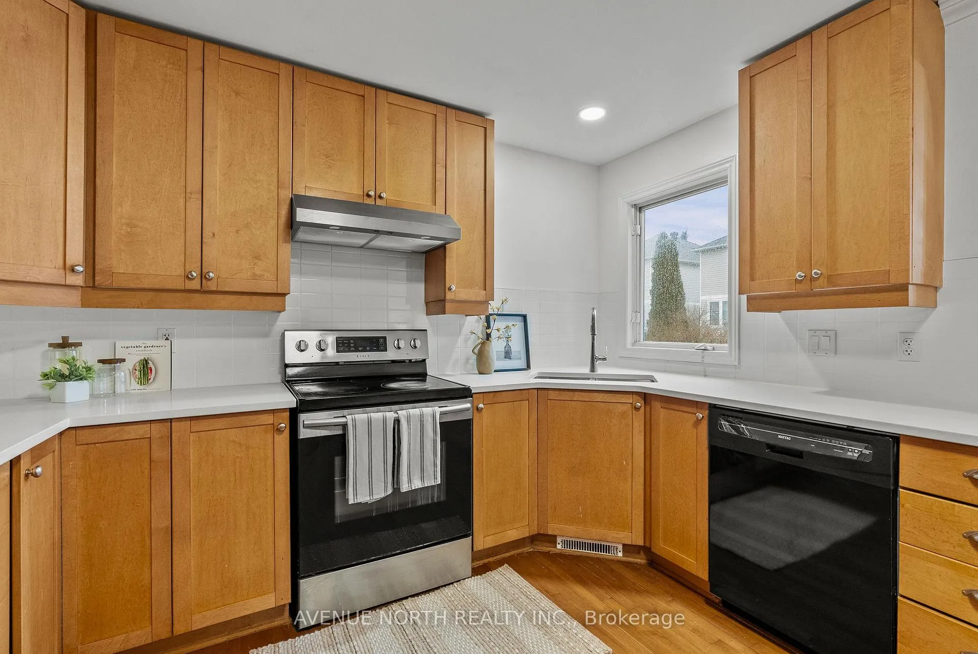 Photo 13 of 244 Deerfox Drive, Ottawa, Barrhaven - Longfields — HOMEH