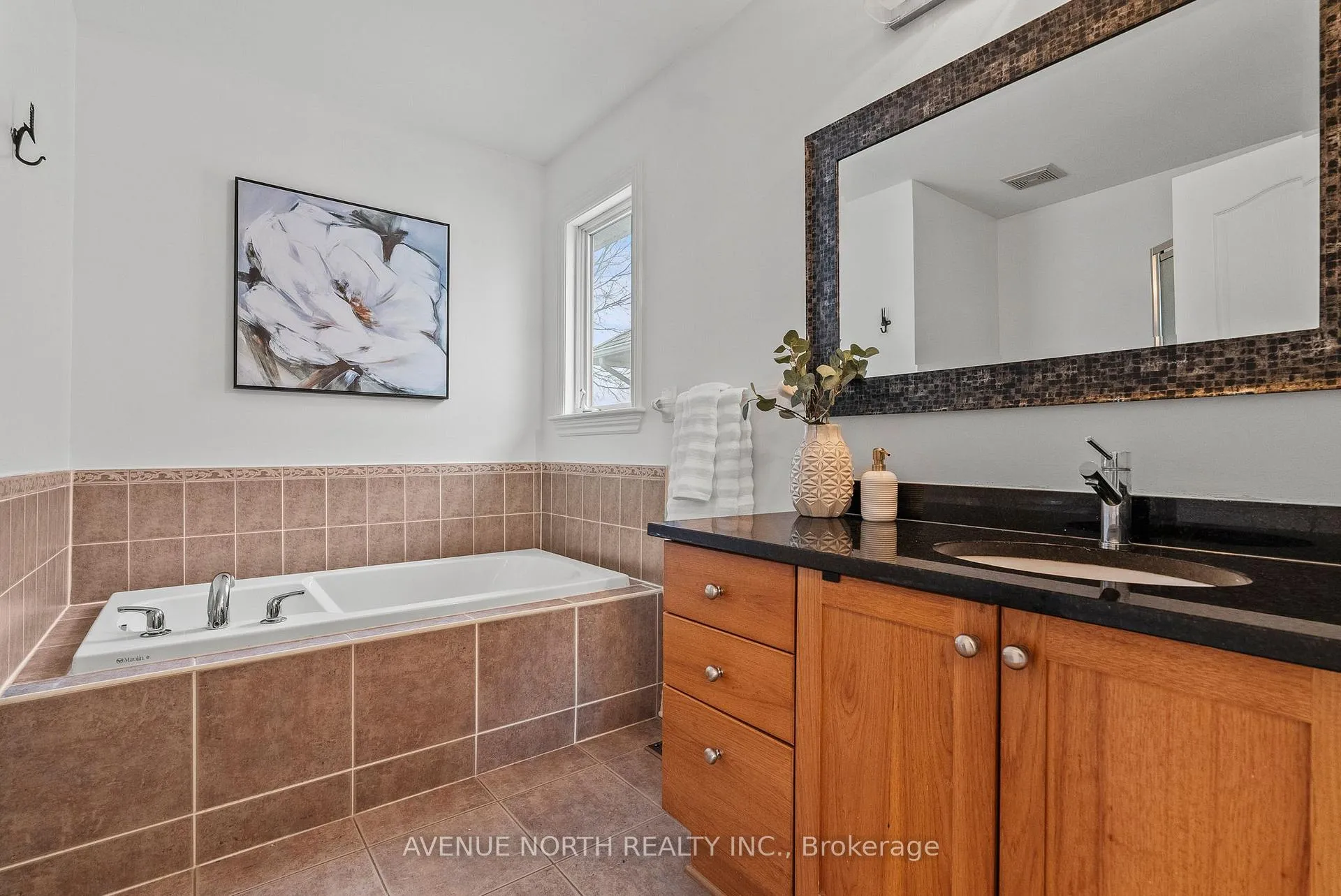 Photo 20 of 244 Deerfox Drive, Ottawa, Barrhaven - Longfields — HOMEH