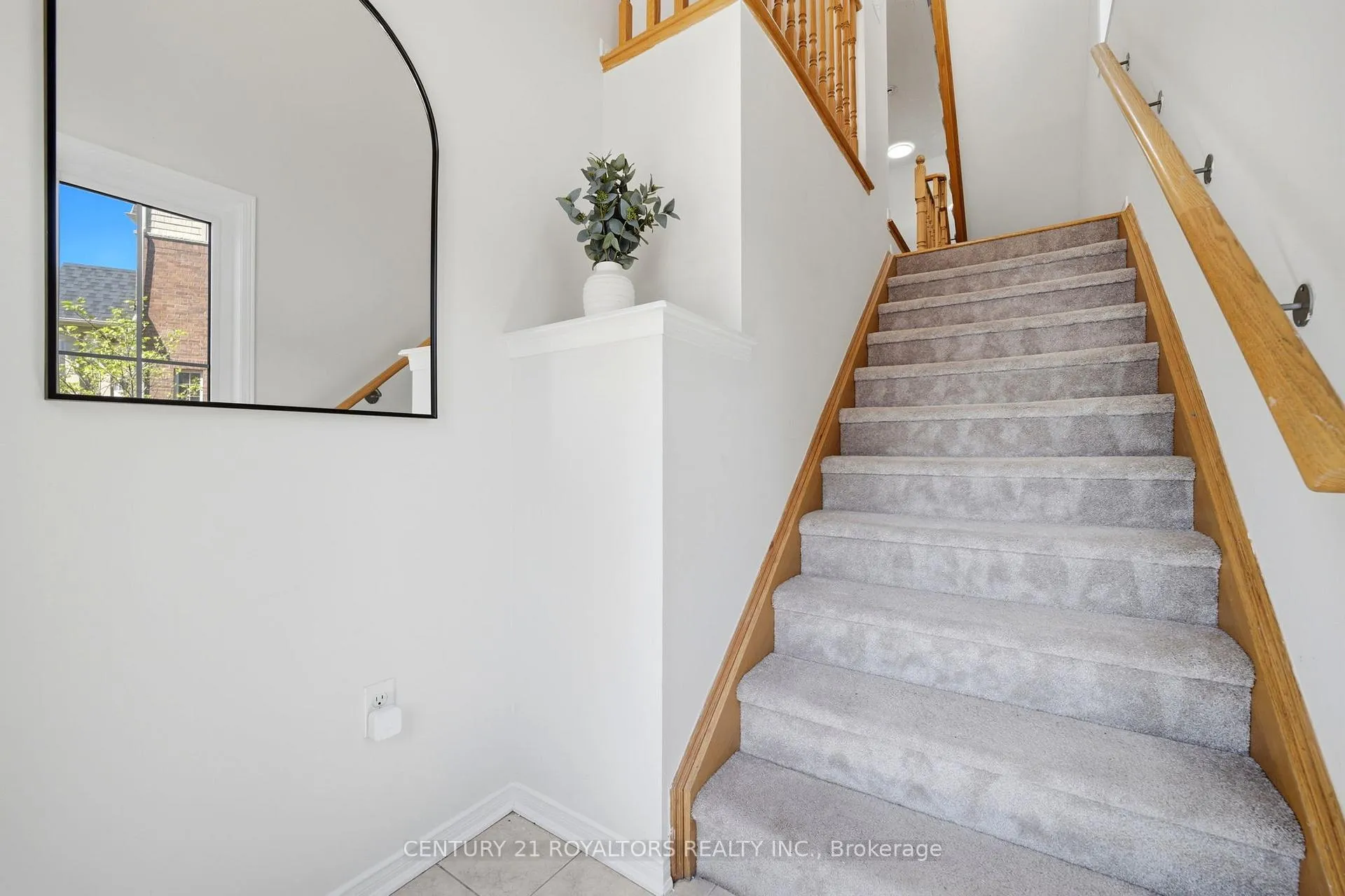 Photo 4 of 2448 Bromus Path, Oshawa, Windfields — HOMEH