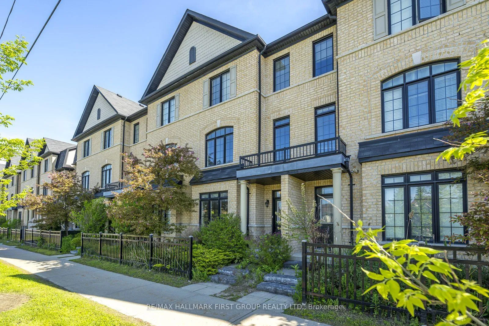 Photo 9 of 64 Quarrie Lane, Ajax, Northwest Ajax — HOMEH